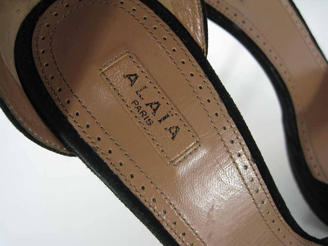 Alaia - Talons hauts en daim noir avec bracelets à franges - taille 39,5 Pour femmes en vente