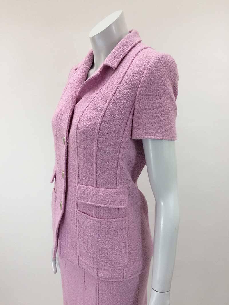 Chanel Boutique Lavender Wool Boucle Suit In Excellent Condition In Oakland, CA