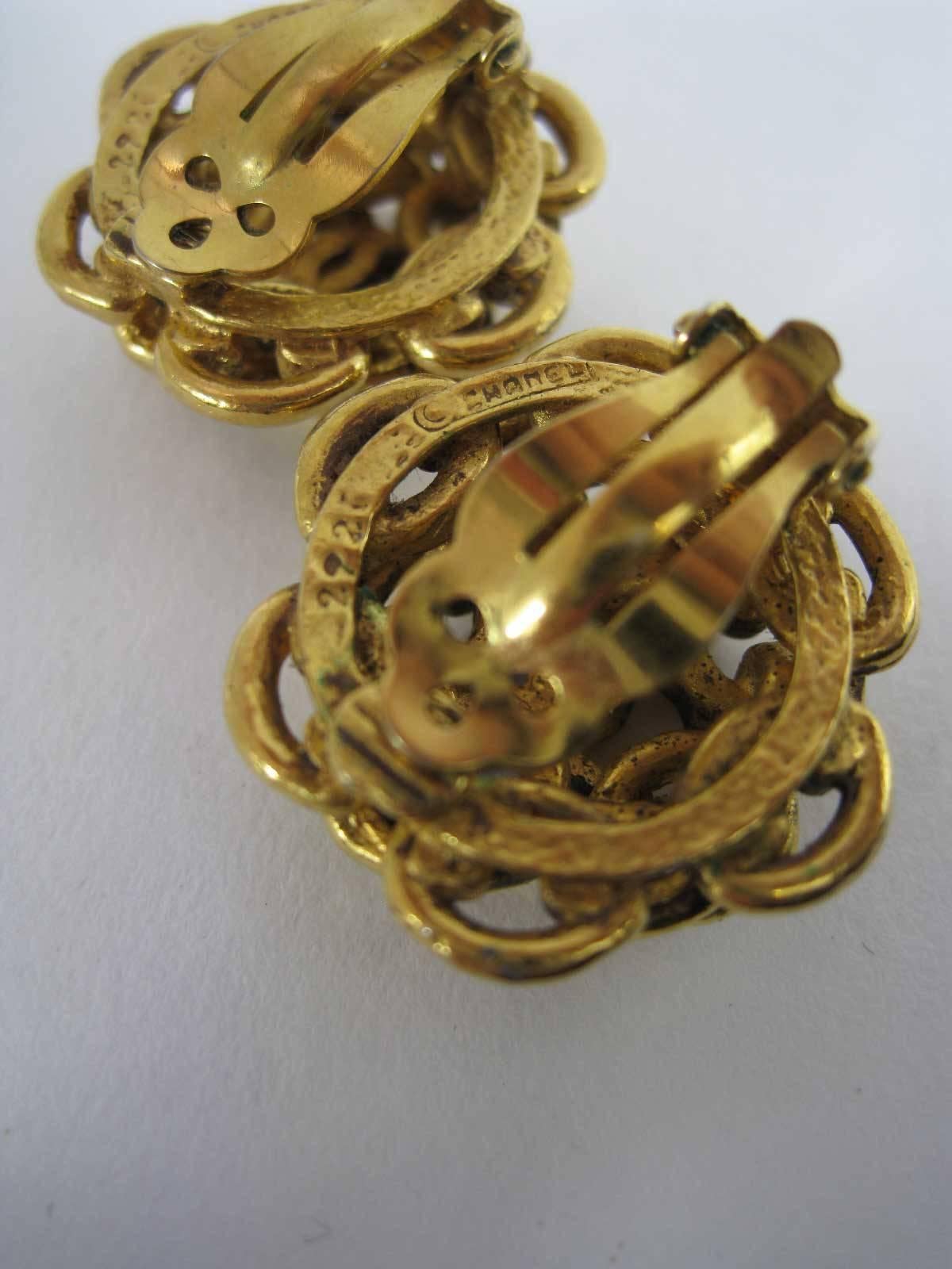 Women's or Men's Vintage Chanel Interlocking CC Chain Earrings 