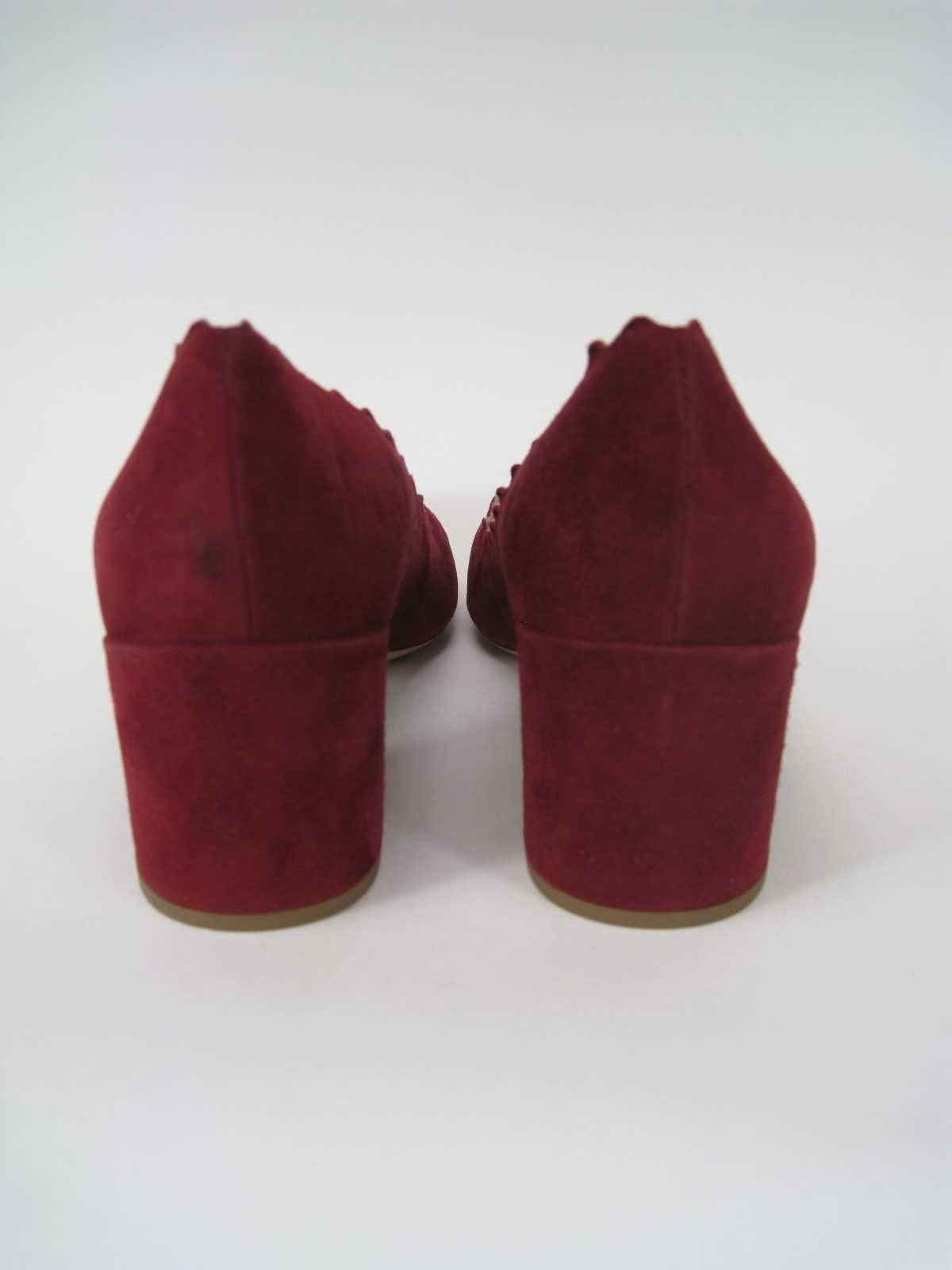 chloe lauren scalloped pump