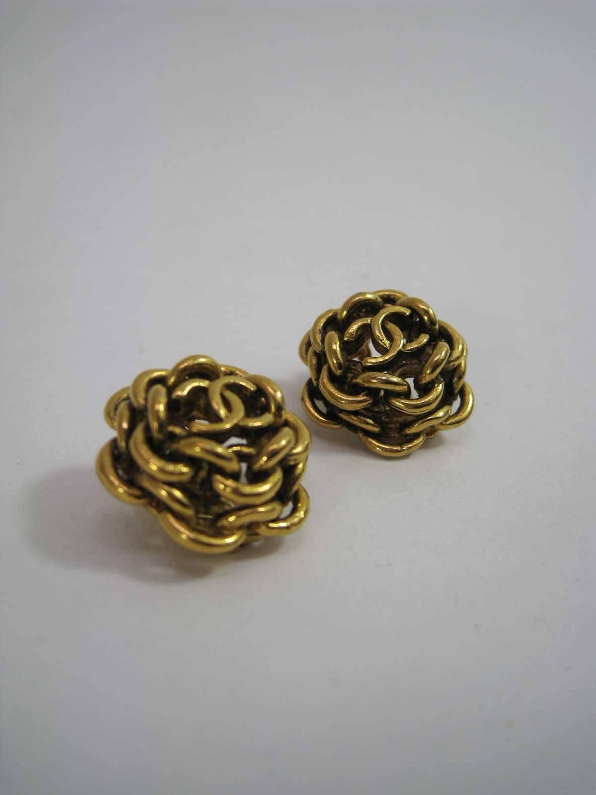 Vintage Chanel Interlocking CC Chain Earrings  In Excellent Condition In Oakland, CA