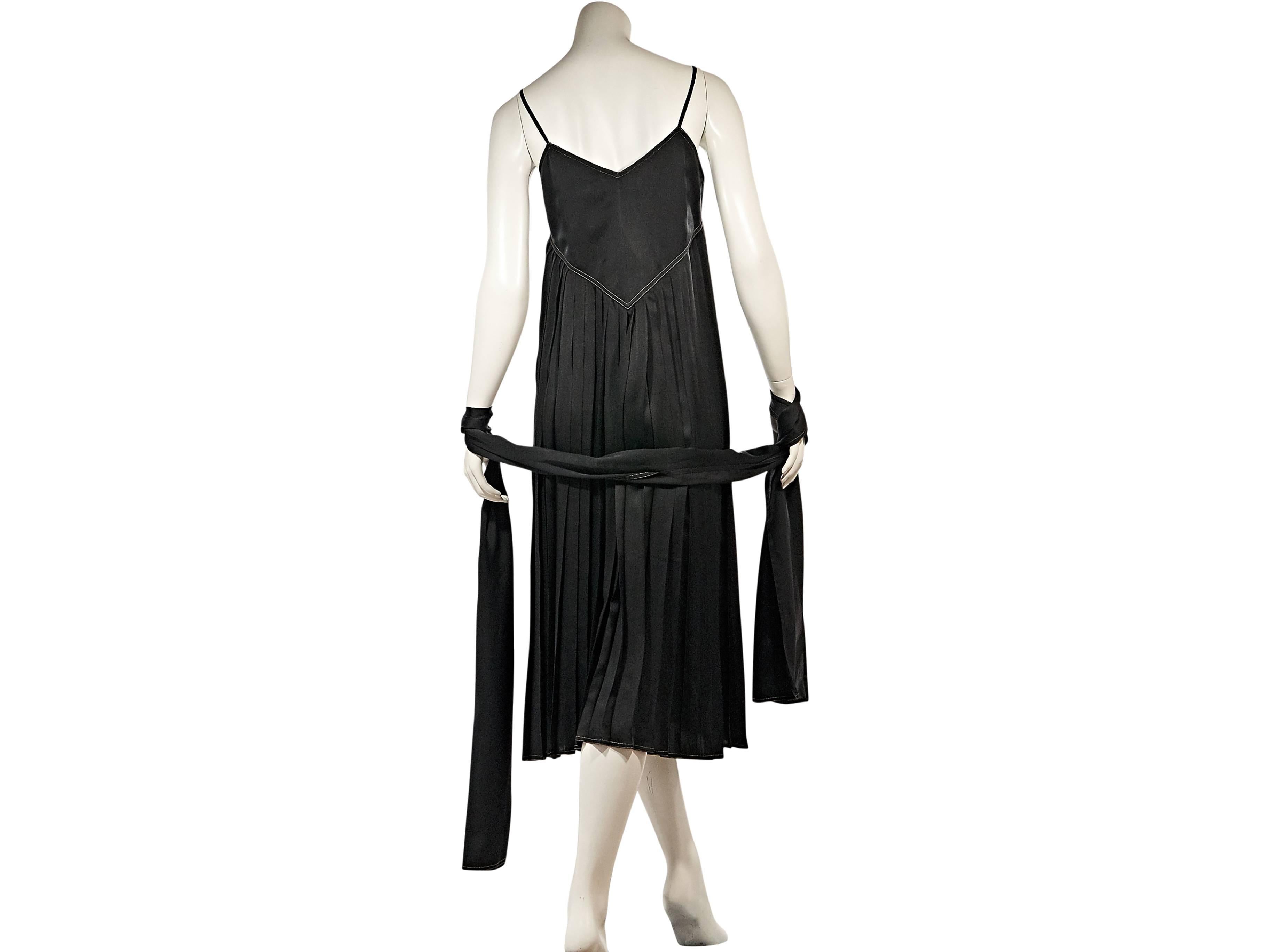 Black Gucci Silk Pleated Dress In Excellent Condition In New York, NY