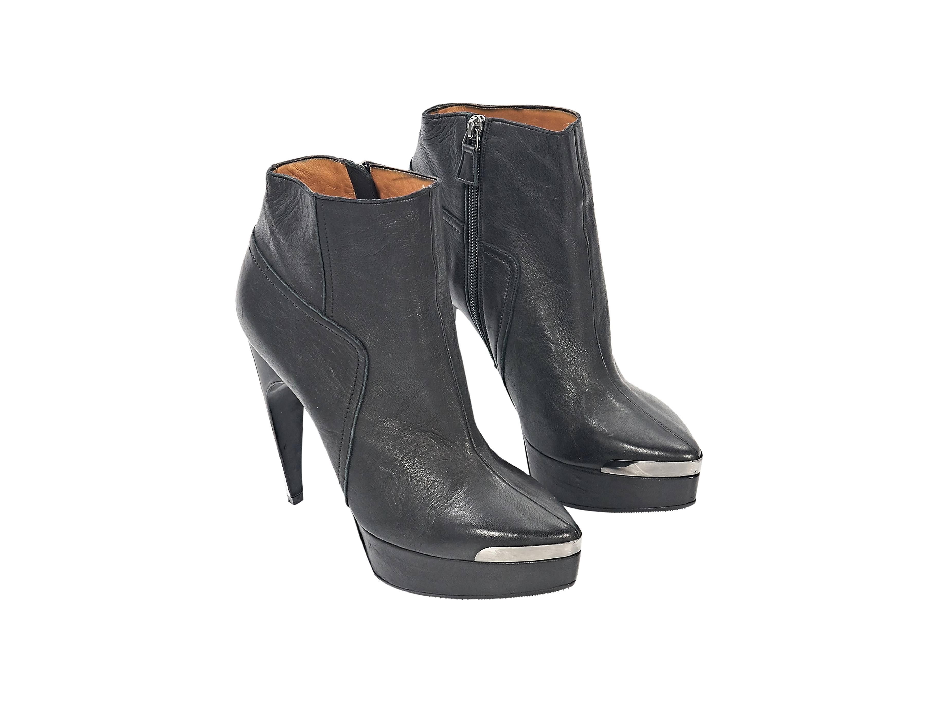 Black Lanvin Leather Platform Ankle Boots In Excellent Condition In New York, NY