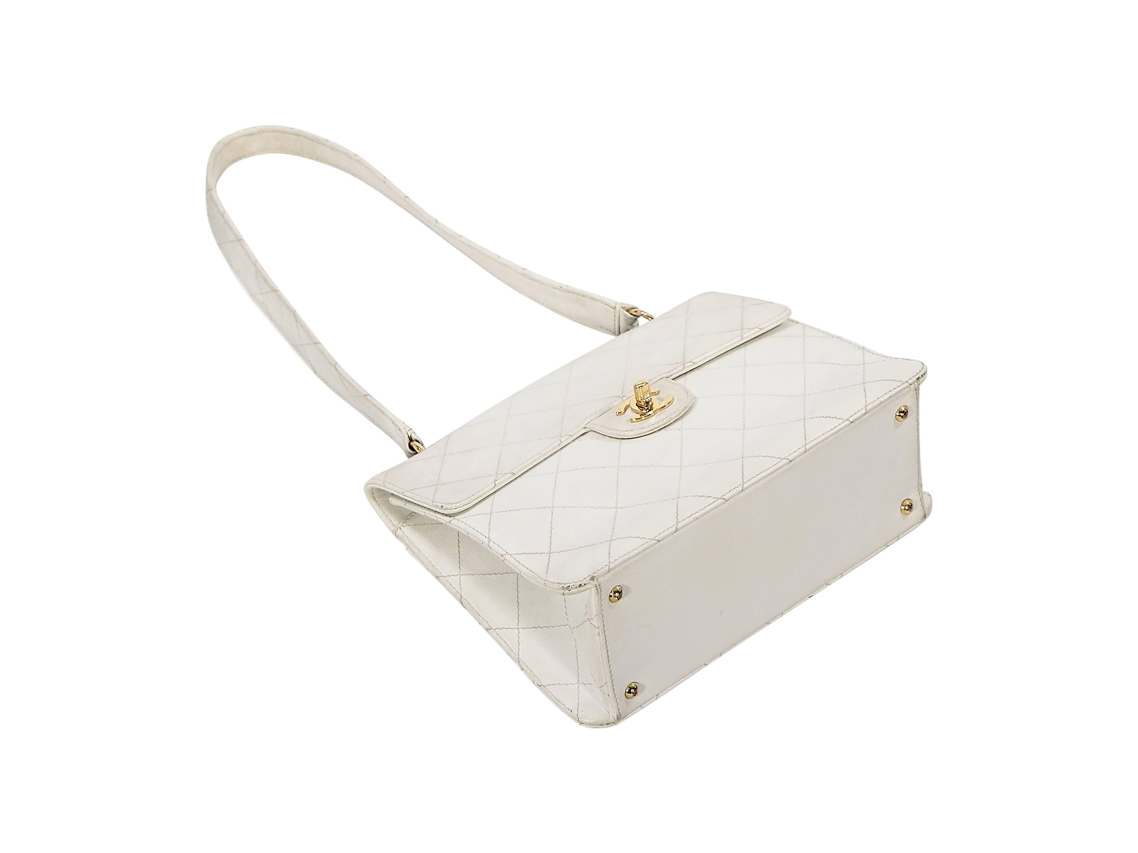 White Chanel Vintage Leather Shoulder Bag In Fair Condition In New York, NY