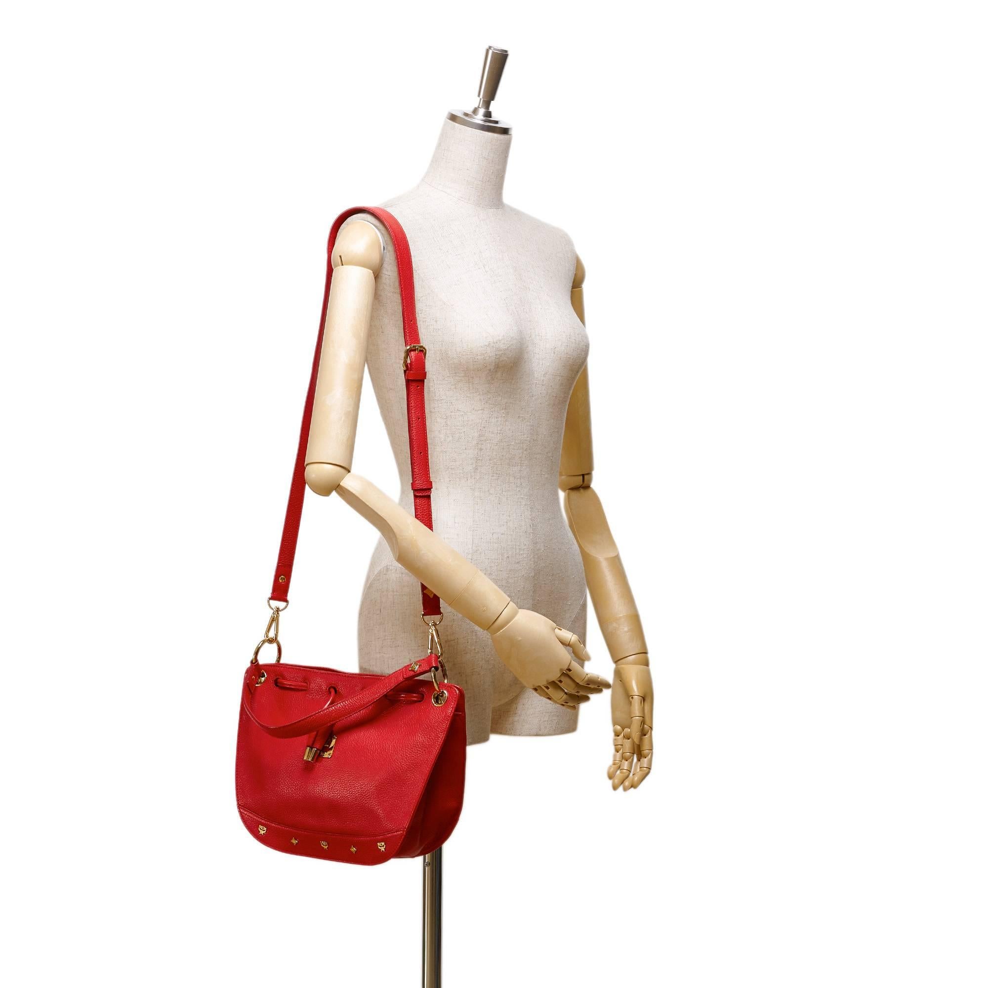 Red MCM Leather Shoulder Bag In Excellent Condition In New York, NY