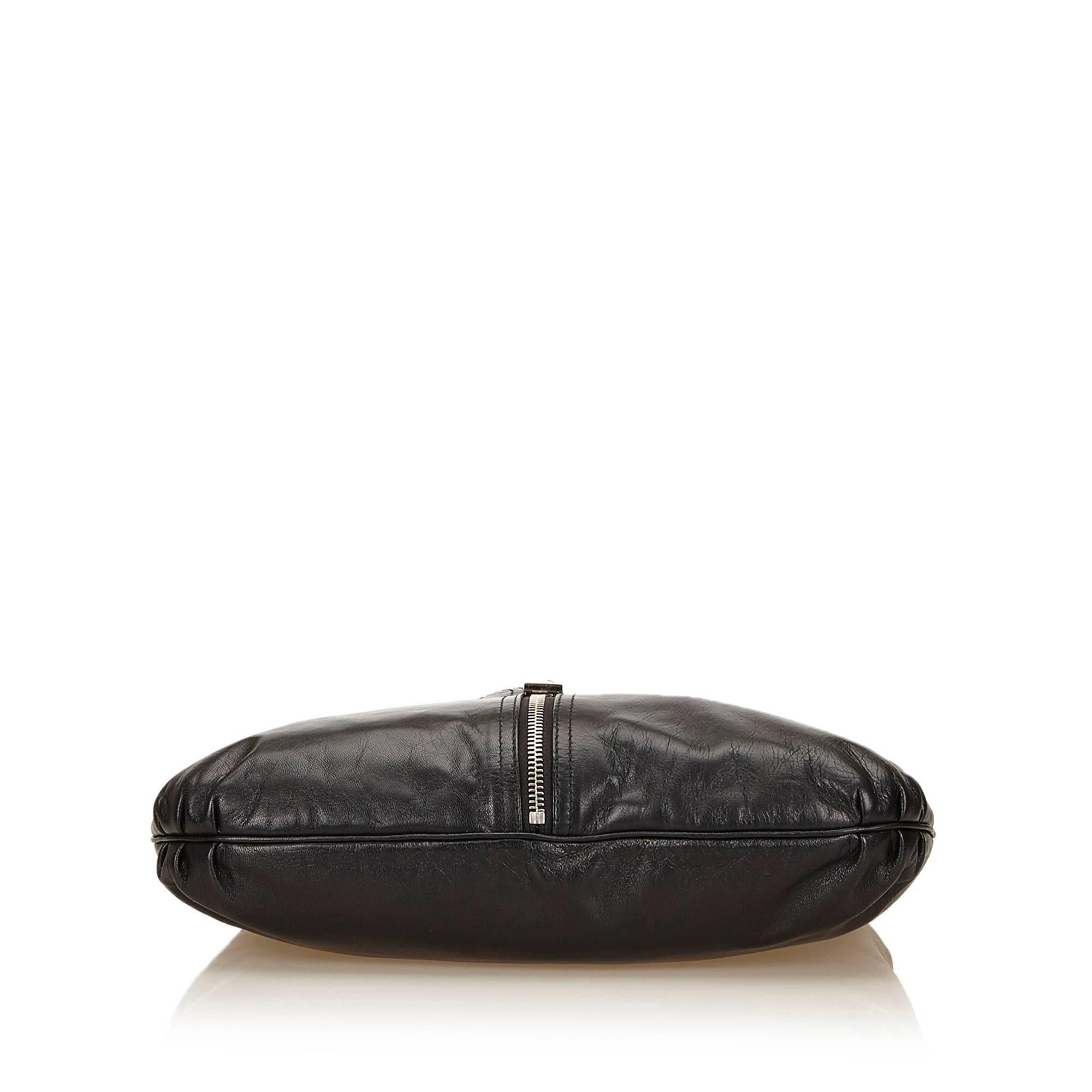 Black Fendi Leather Shoulder Bag In Good Condition In New York, NY