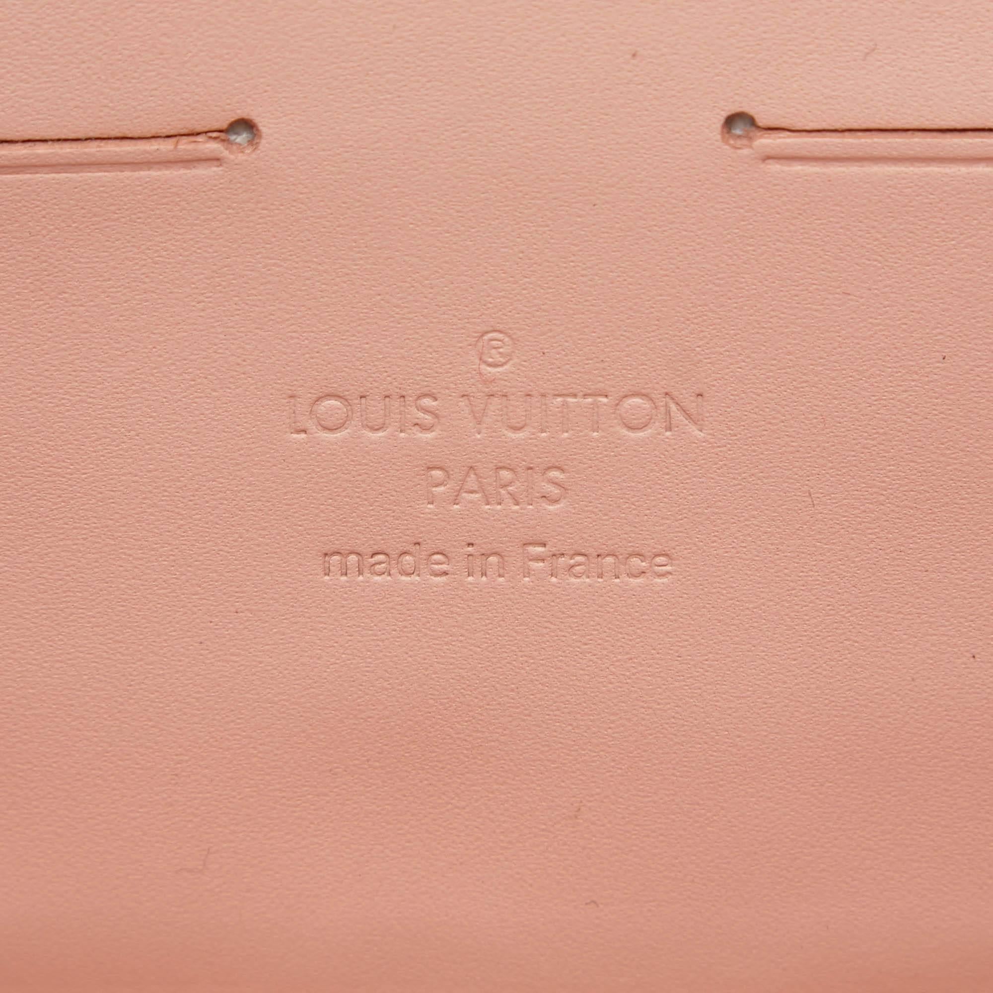 Women's Nude Louis Vuitton Monogram Rossmore MM Bag