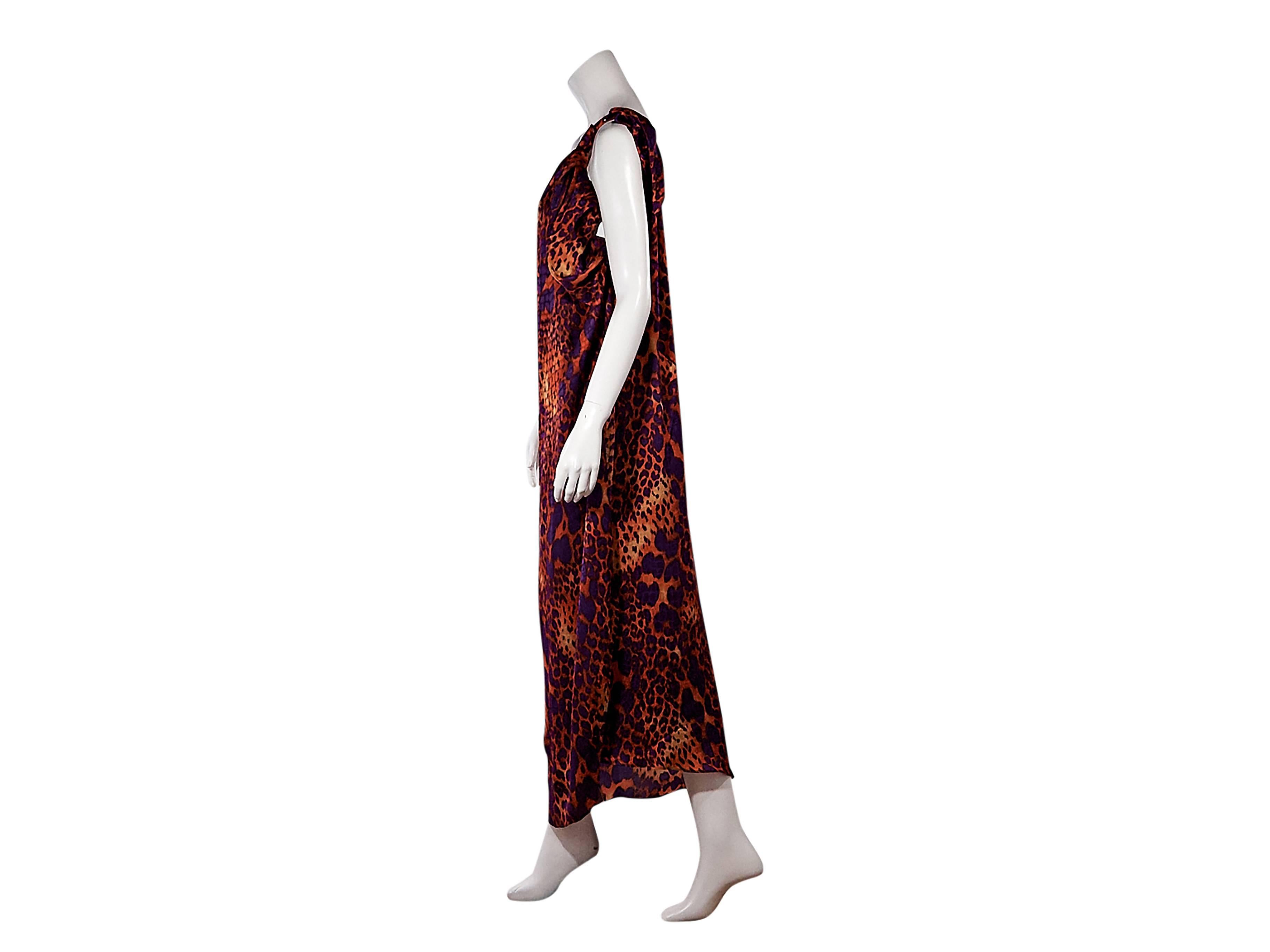 Product details:  Orange and purple printed one-shoulder silk dress by Salvatore Ferragamo.  Adjustable button closure at shoulder.  Label size IT 44. US size 8
Condition: Pre-owned. Very good. 

Est. Retail $ 795.00