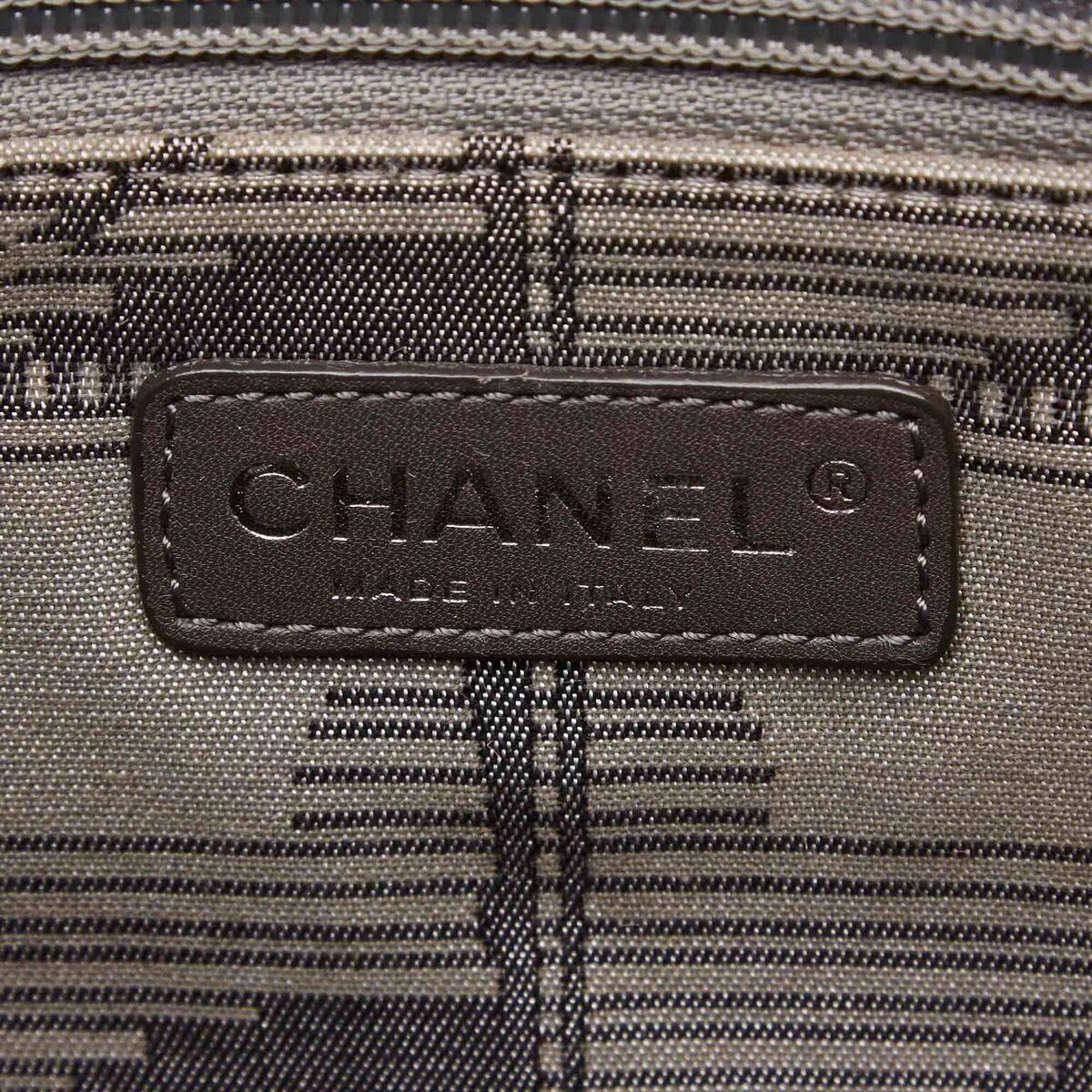 Chanel Pink and Grey New Travel Line Tote Bag In Good Condition In New York, NY