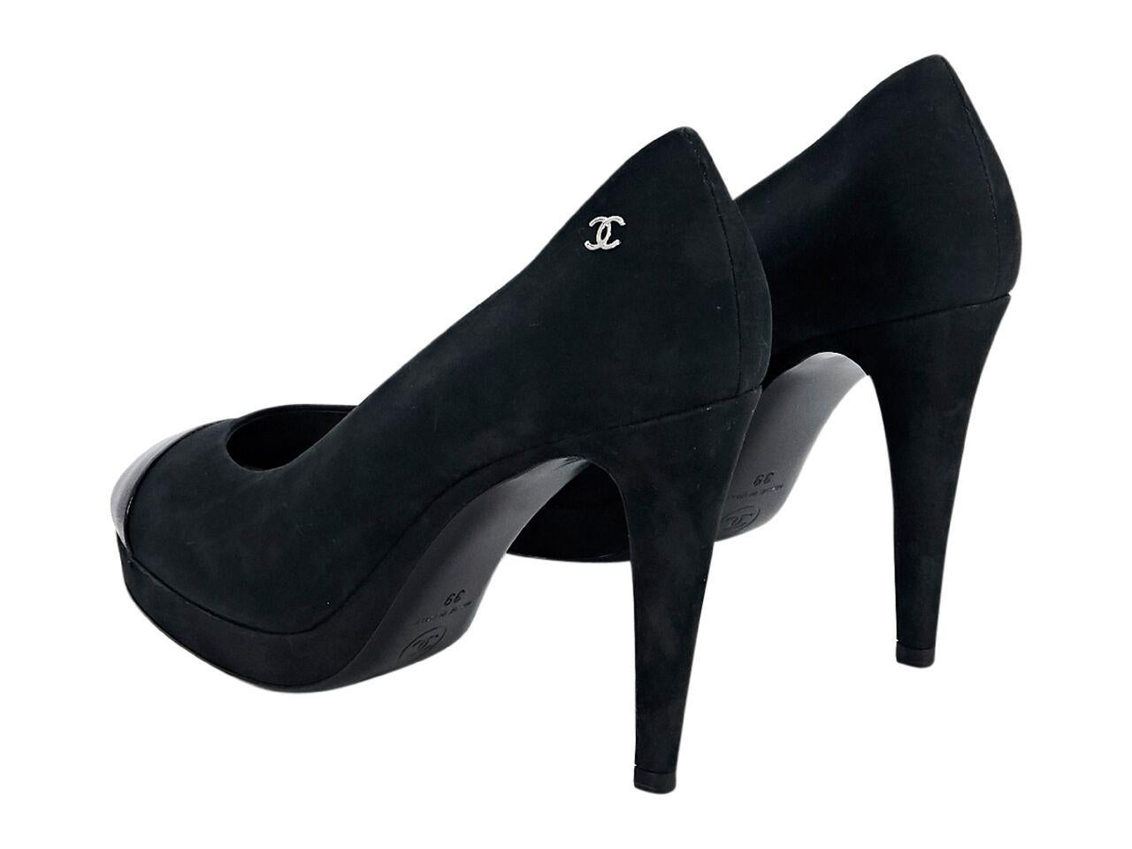 Chanel Black Suede and Leather Platform Pumps In Good Condition In New York, NY