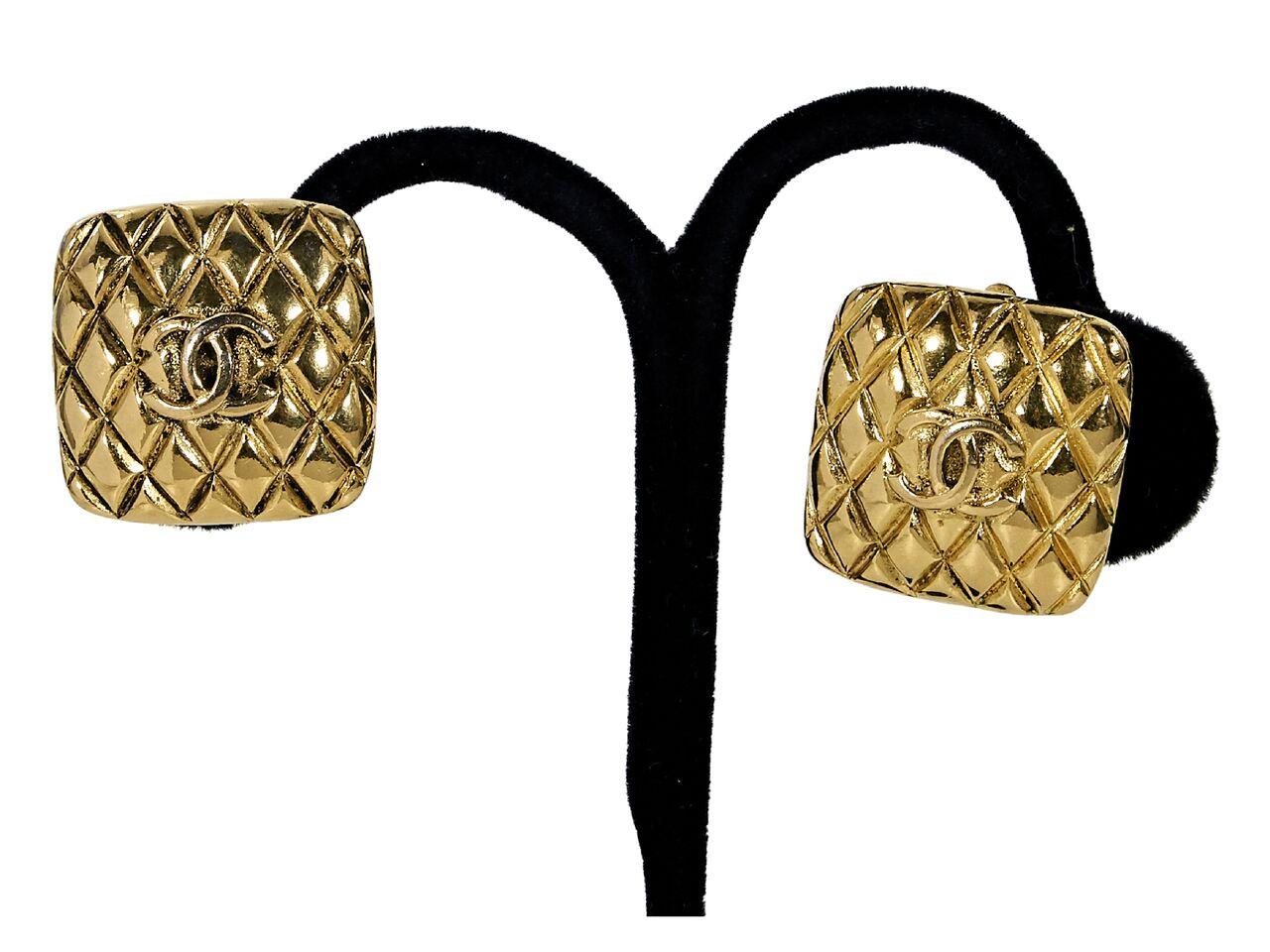 Goldtone Chanel Quilted Clip-On Earrings In Good Condition In New York, NY