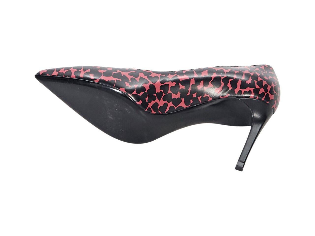 Pink & Black Saint Laurent Heart-Printed Pumps In Good Condition In New York, NY