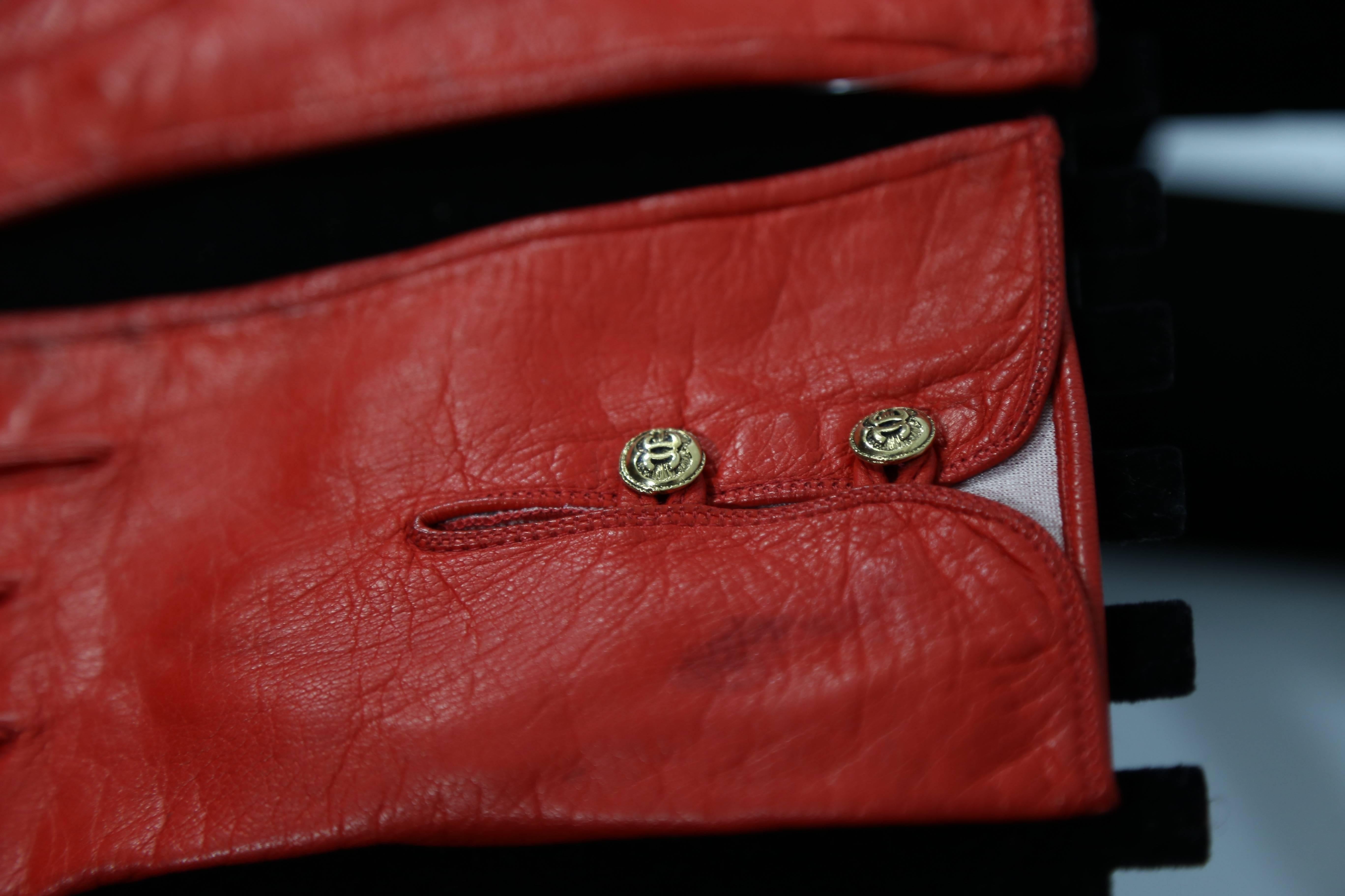 Chanel Red Leather Gloves In Excellent Condition In New York, NY