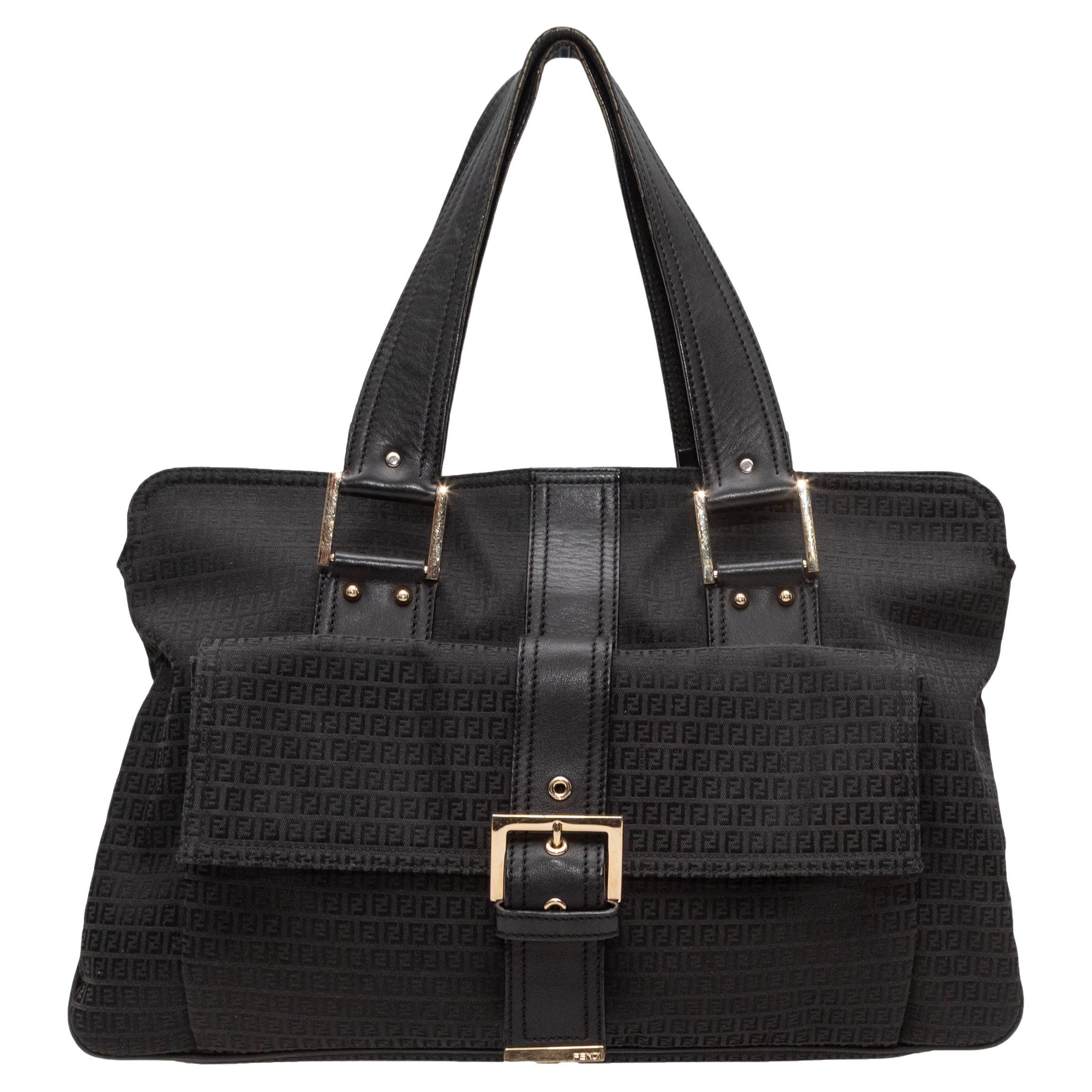 Sac à main noir à boucle Fendi Zucchino en vente