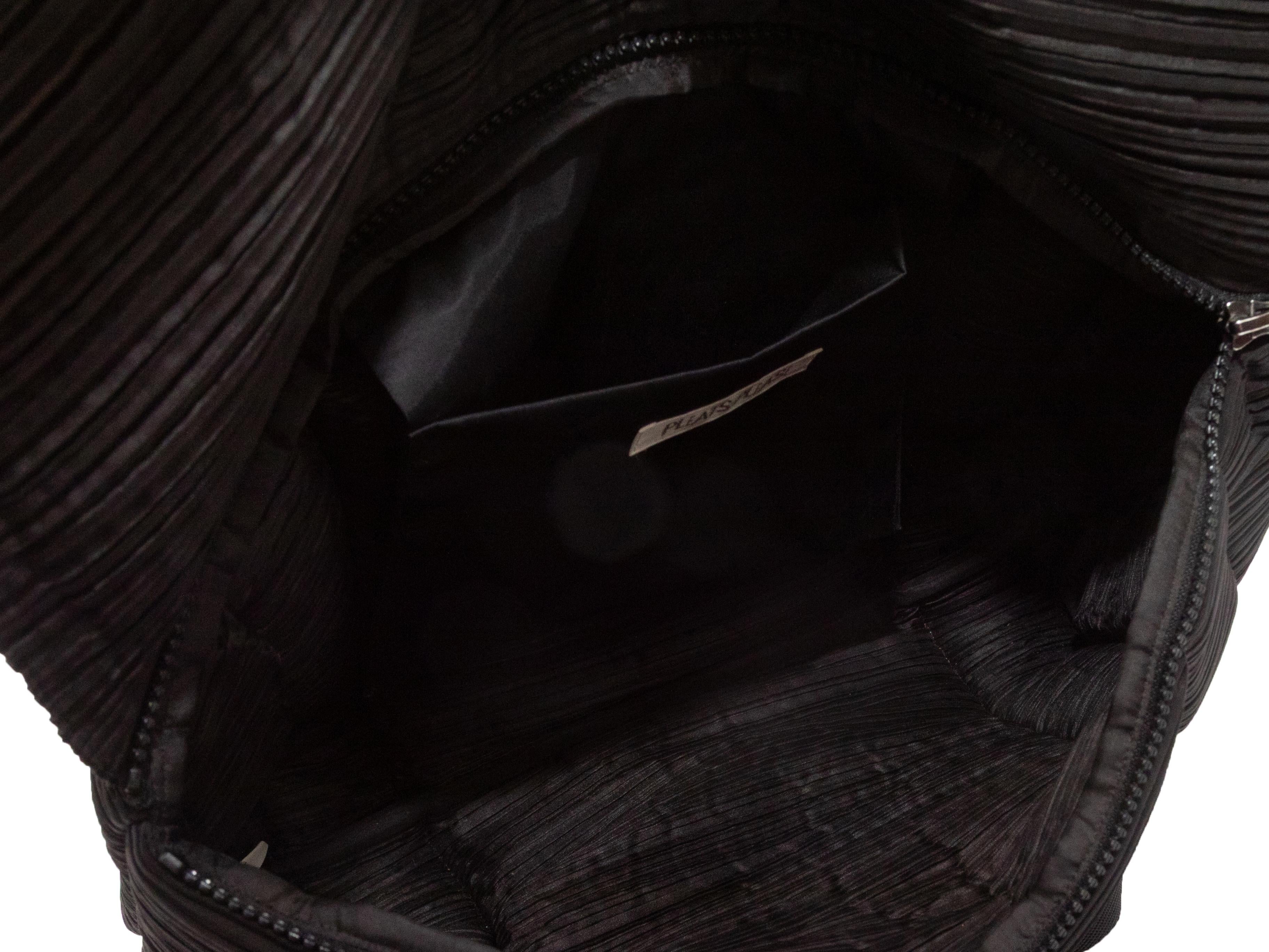 Noir Pleats Please Issey Miyake Sac à bandoulière Plisse en vente 1
