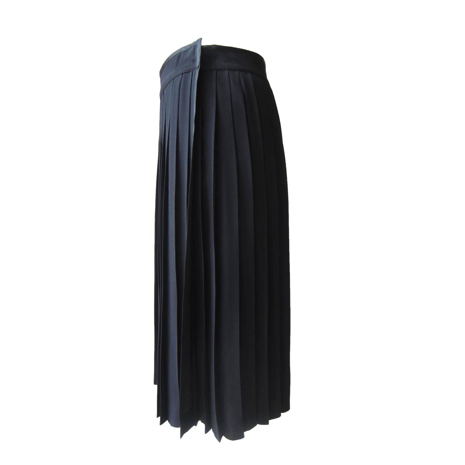 Yves Saint Laurent Black Pleated Skirt 1970s In Excellent Condition In Berlin, DE
