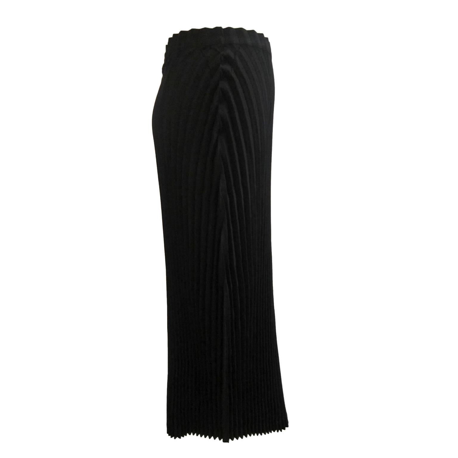 Issey Miyake Black Pleated Skirt  In Excellent Condition In Berlin, DE
