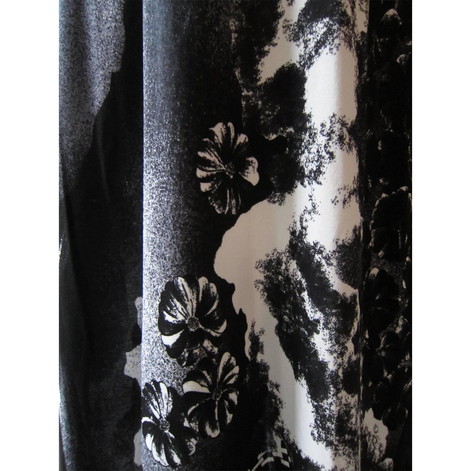 Women's Black And White Photo Negative Lilies Floral Print Dress 1970s