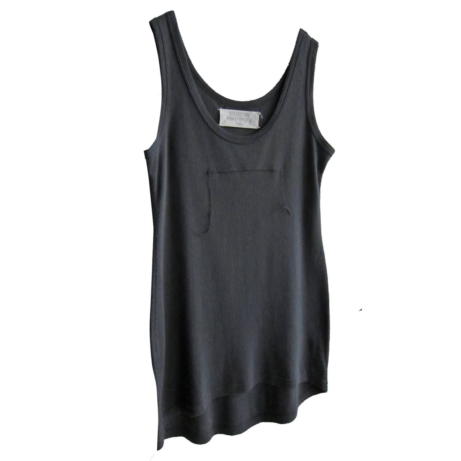 Martin Margiela small rib grey tank SS 1993 / AW 1994.
With exposed dart detail on front. 