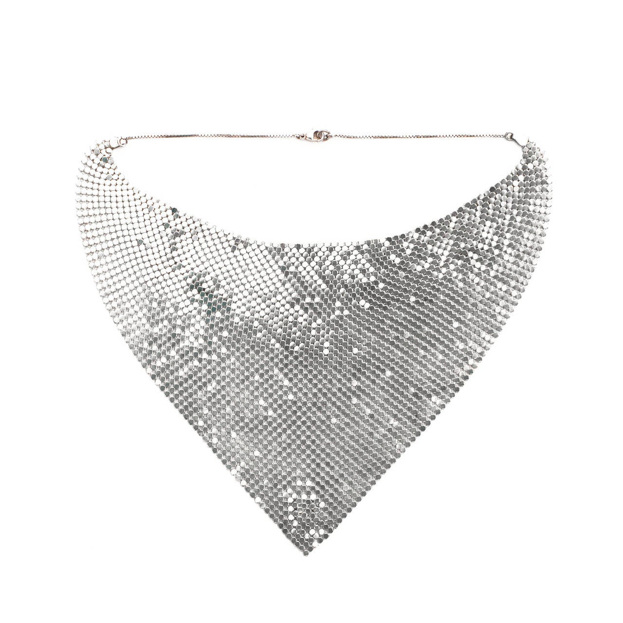 Paco Rabanne silver mesh plated metal draped necklace. 
Length : 48 cm 
Drop center middle 15,5 cm