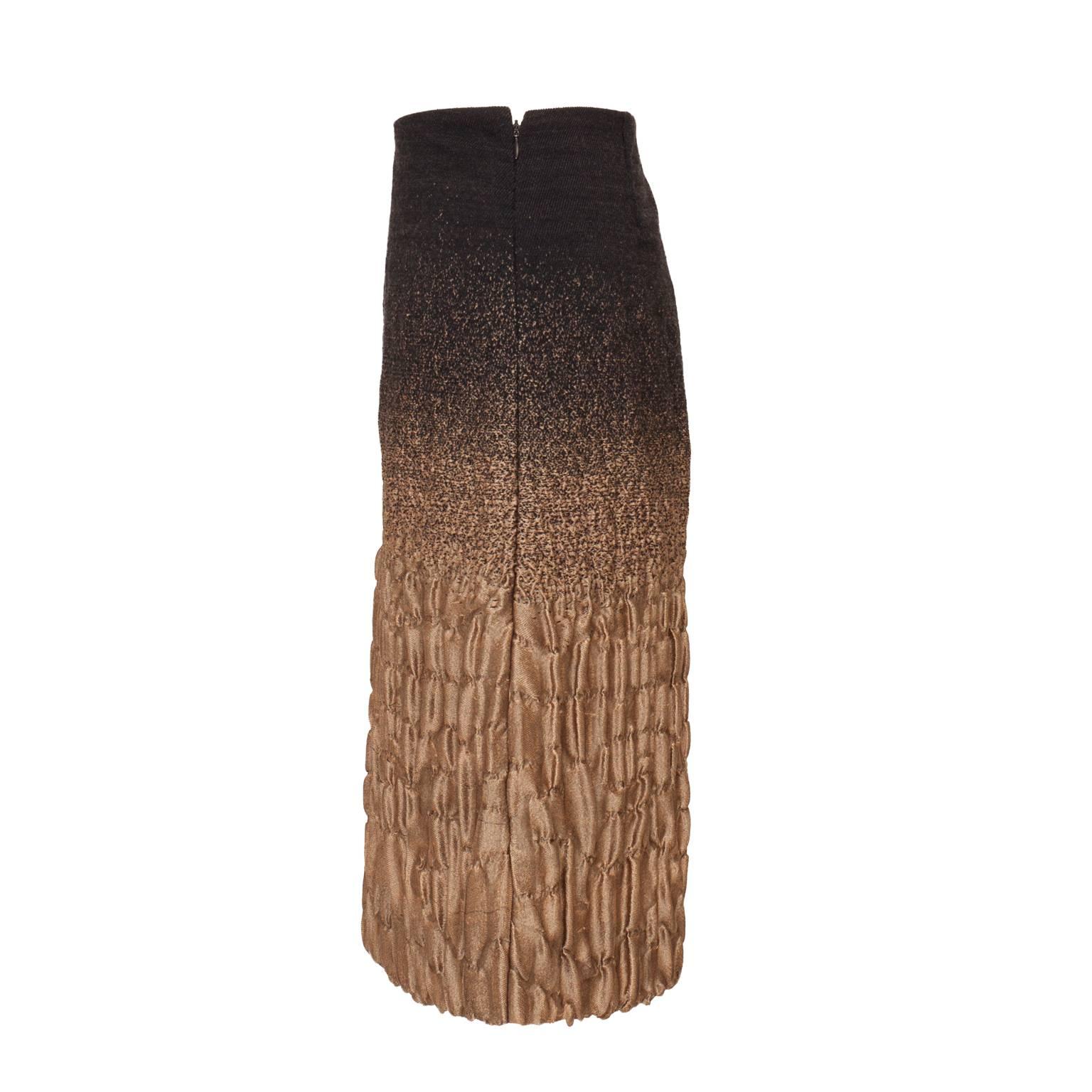 Elegant textured Prada skirt is from collection AW 2007. Side blind zip closure.
Measurements : 
Original size : 42 IT ( 38 EU, Medium US)
waist : 84 cm
Length : 58 cm
Material : 
Wool, Cotton, Silk, Nylon mix