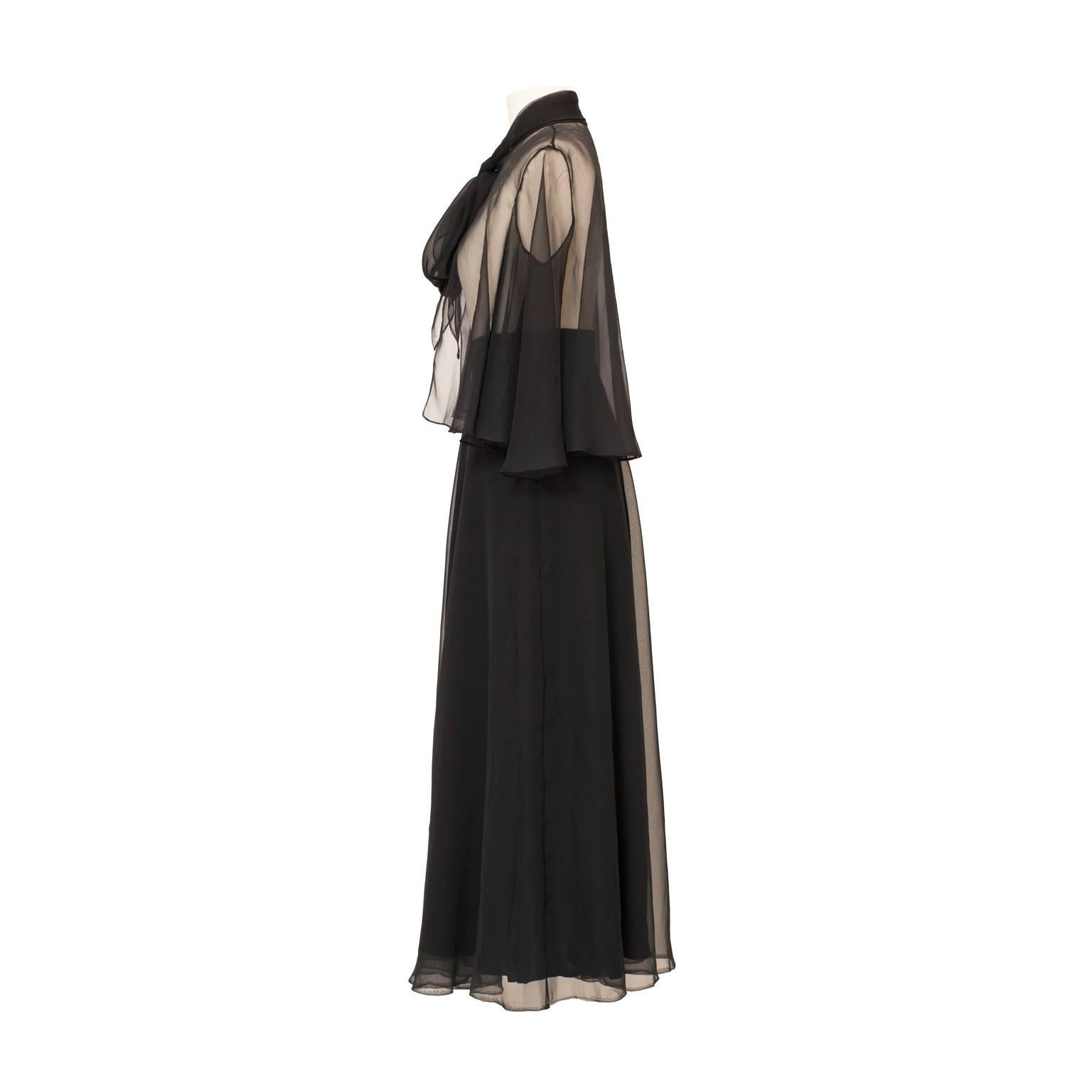 Schwarzes durchsichtiges Seidenorganza-Oberteil mit Schrägschnitt und Rock, 1970er Jahre Damen im Angebot