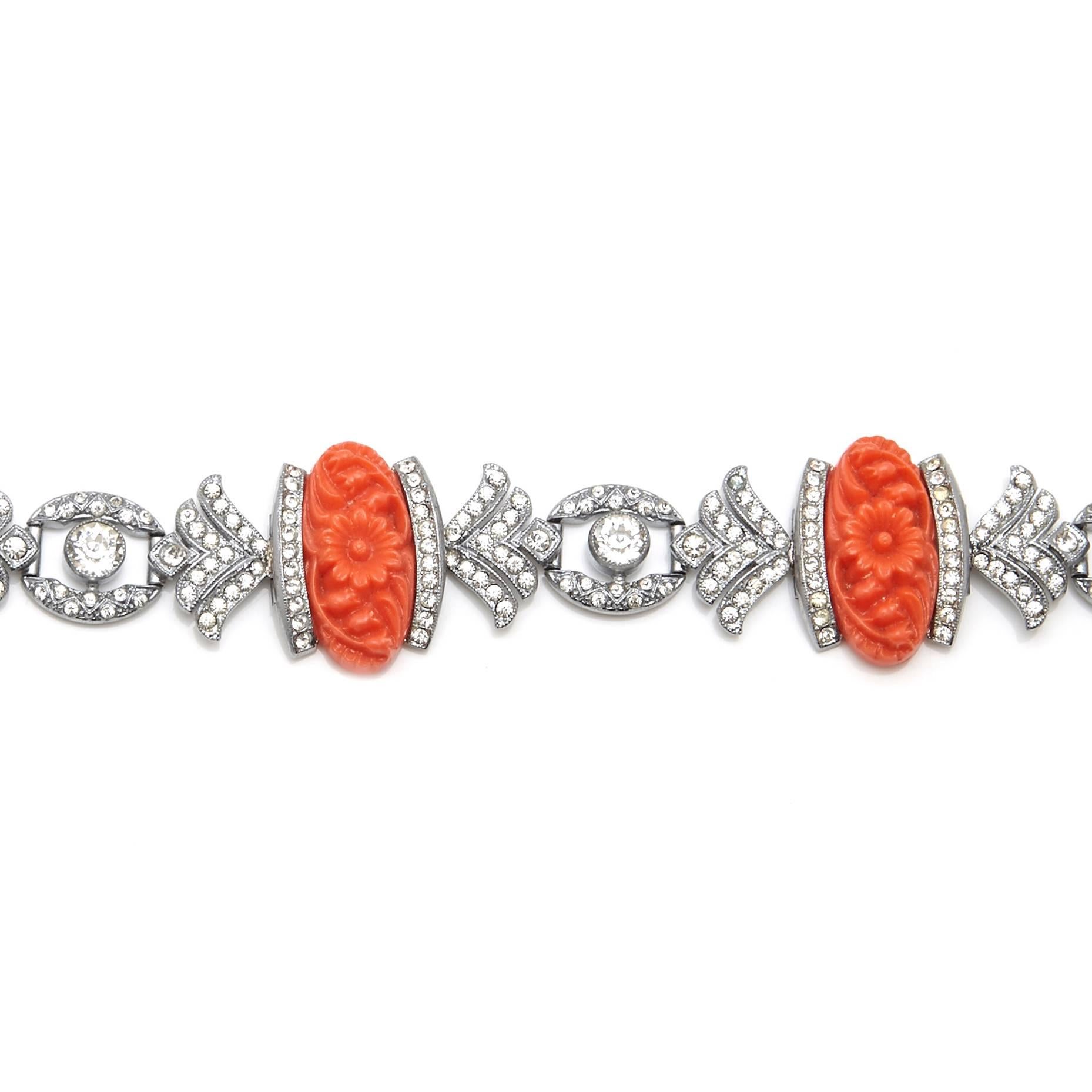 Vintage French Art Deco Coral Bracelet In Excellent Condition For Sale In London, GB