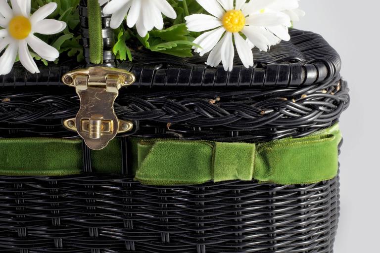 Vintage "Basket of Daisies" Novelty Bag For Sale at 1stDibs