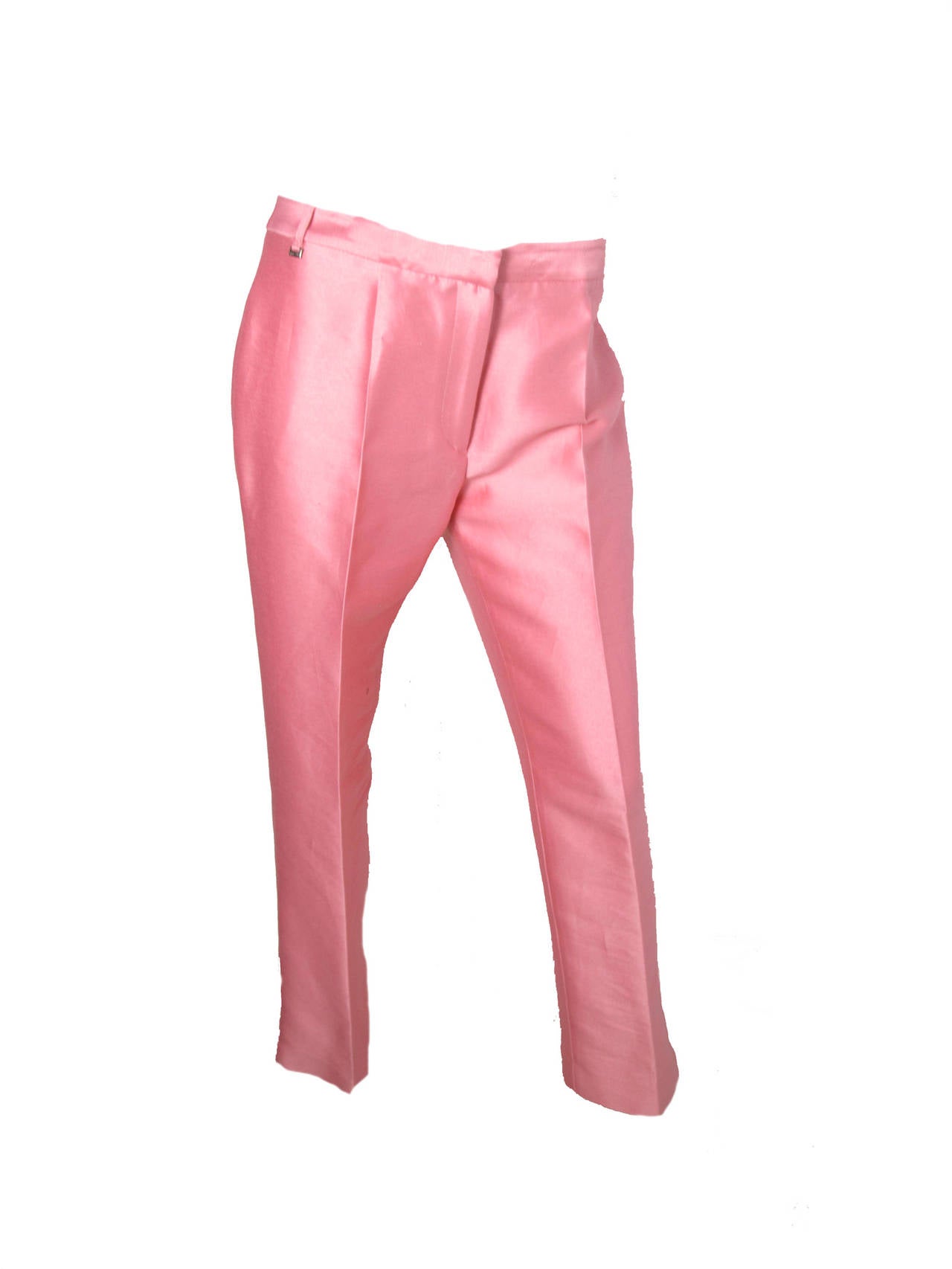 Versus pink silk/cotton suit. Condition: Excellent. Blazer 38