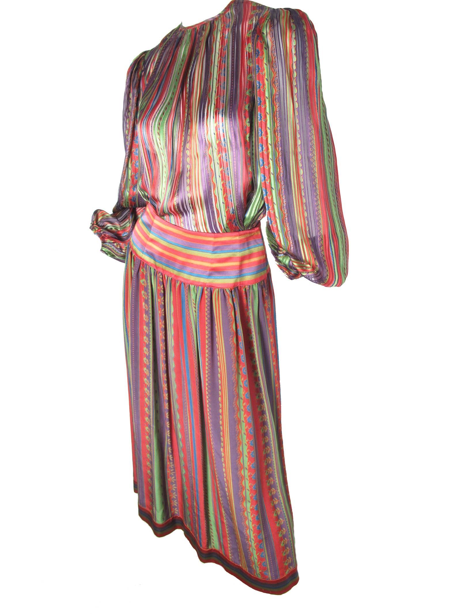 1980s Oscar de la Renta silk chiffon peasant blouse and silk skirt.  Condition: Excellent. Size 4
Top: 40