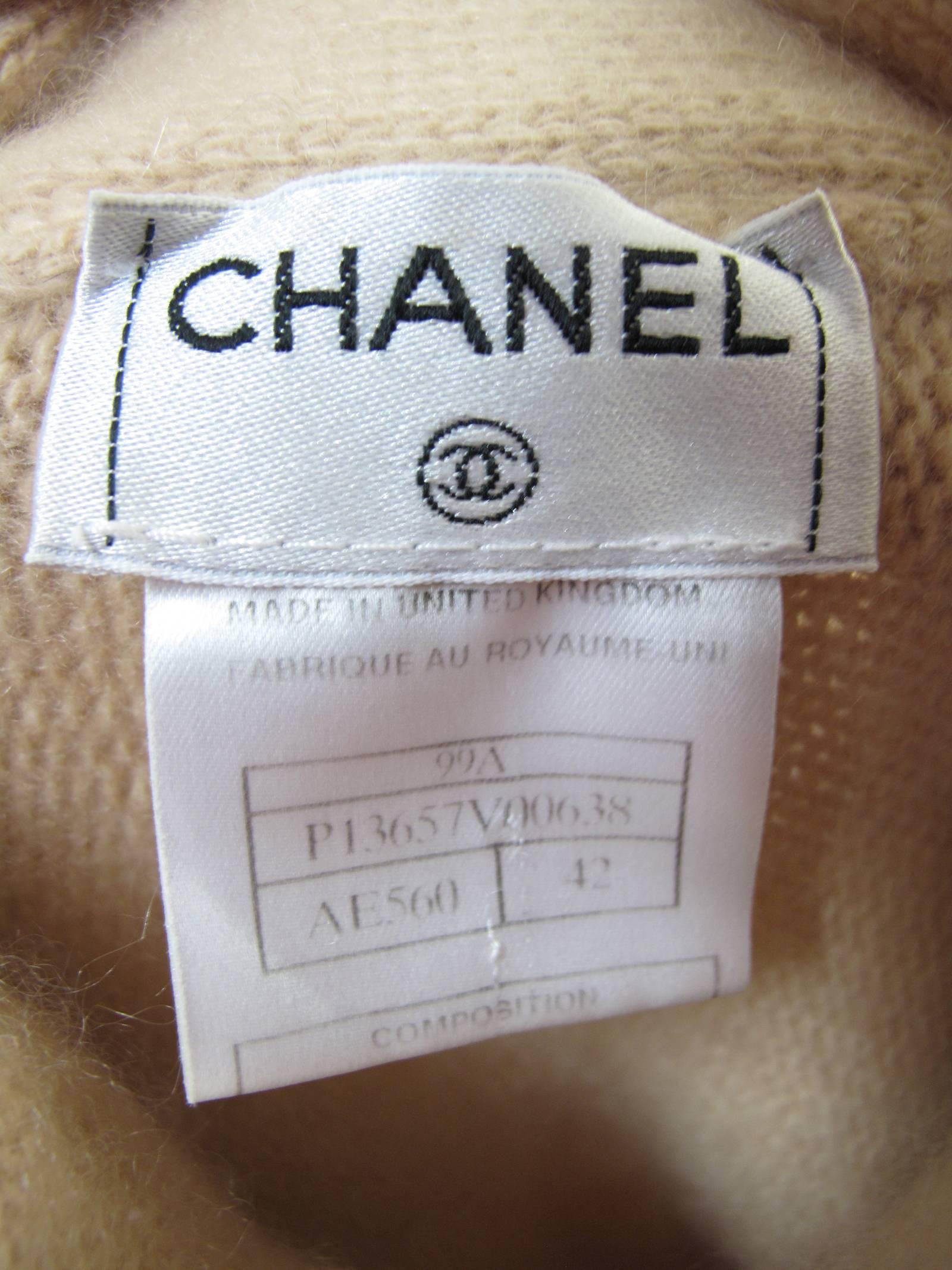 Women's Chanel Pink Cashmere Sweater