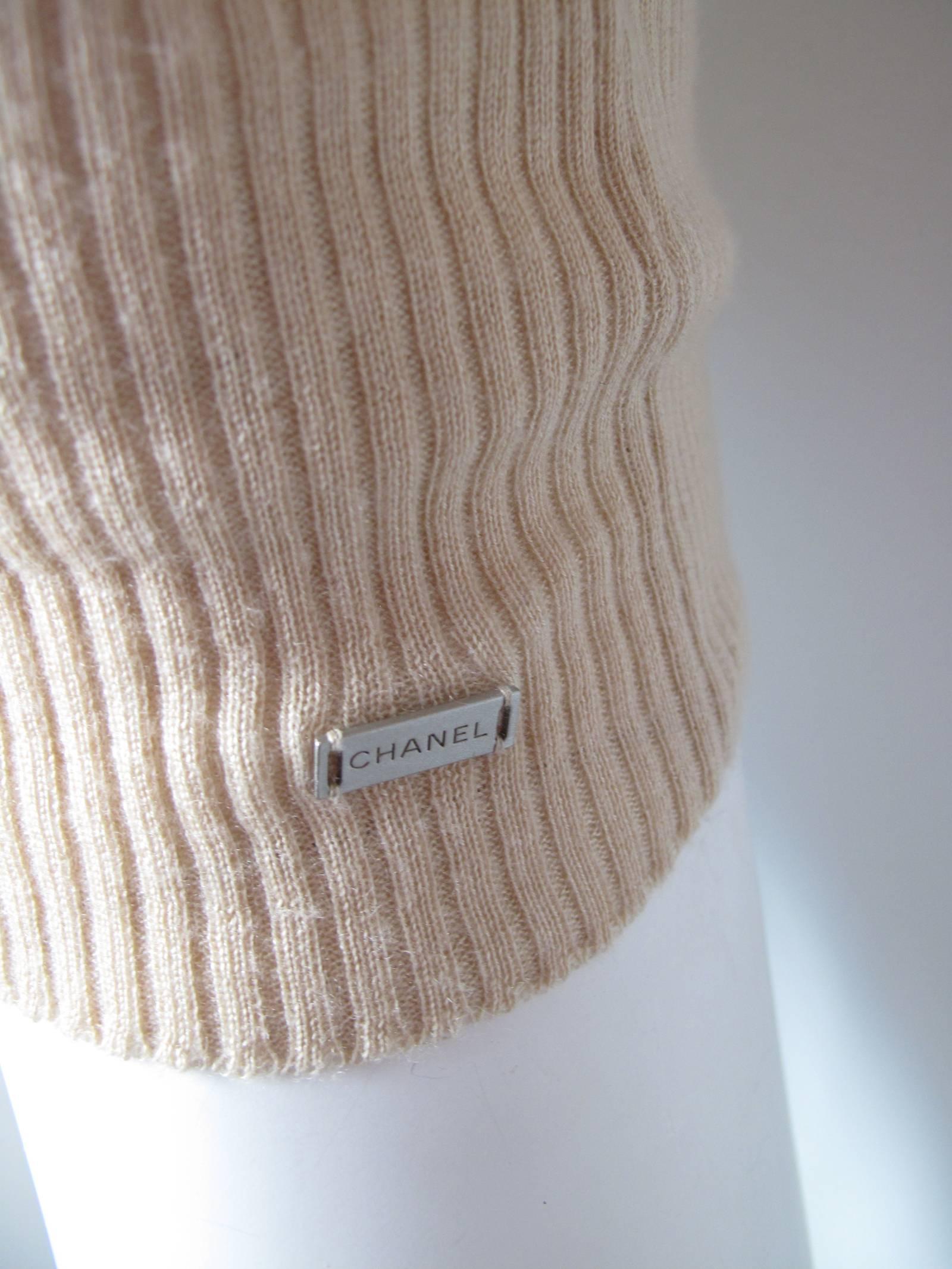 Chanel Beige Cashmere/Silk Ribbed Sweater In Excellent Condition In Austin, TX