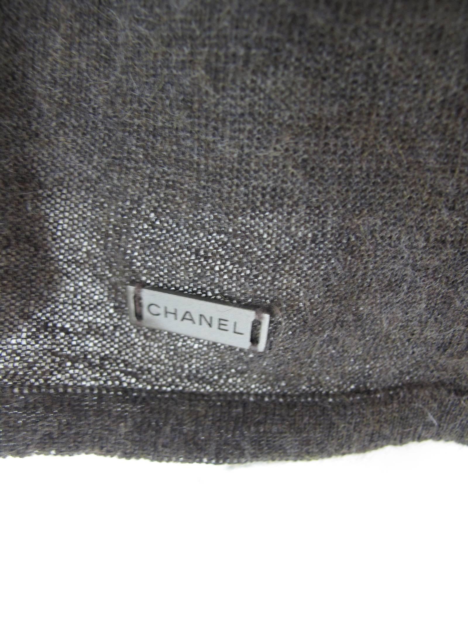 Chanel Cashmere/Silk Brown Sweater with Grey Piping at Neck and Cuffs In Excellent Condition In Austin, TX