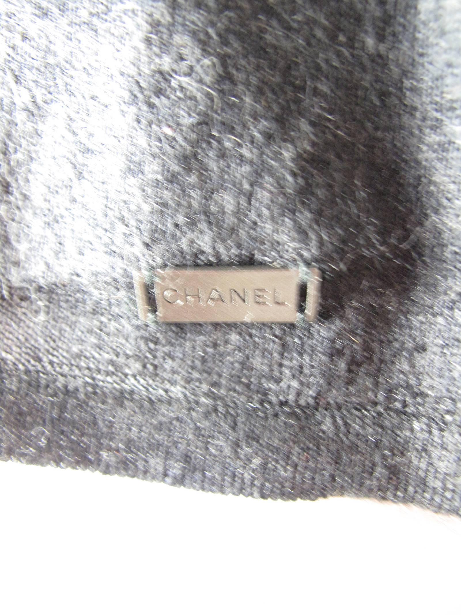 Chanel Cashmere/ Silk Grey Sweater with Grey Trim In Excellent Condition In Austin, TX