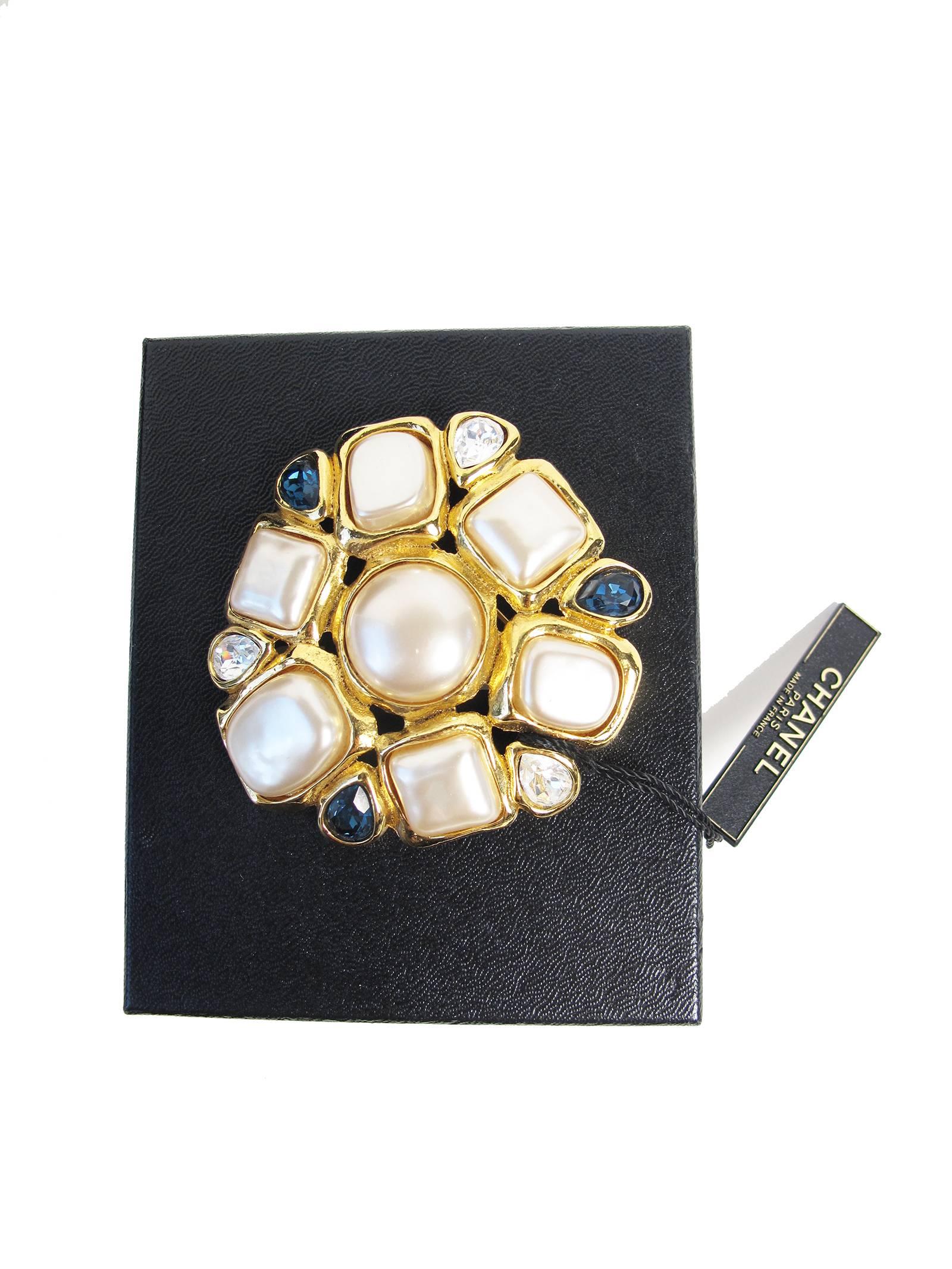 Chanel Faux Pearl and Gripoix Large Brooch 2