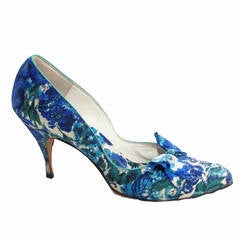 1950er Christian Dior Pumps mit blauem Blumenmuster