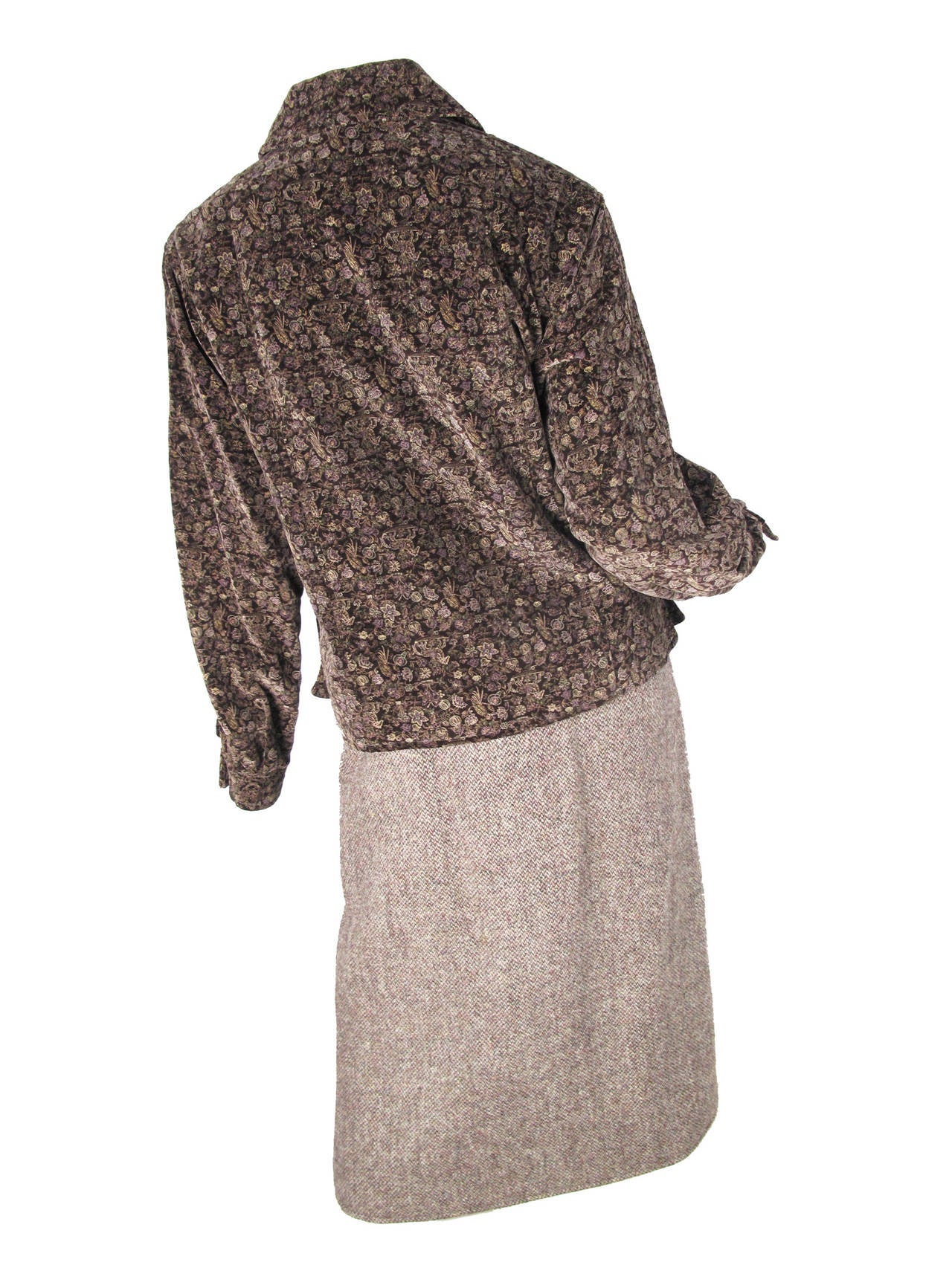 1970s Oscar de la Renta floral printed jacket with wool skirt.  Condition: Excellent. 
Jacket: 38