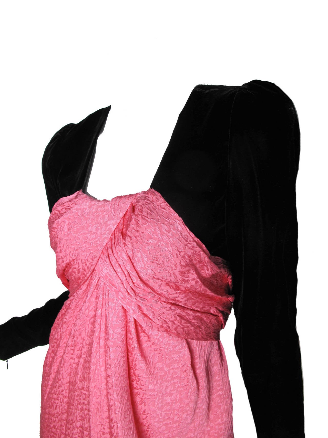 Oscar de la Renta Pink Gown with Black Velvet In Excellent Condition In Austin, TX