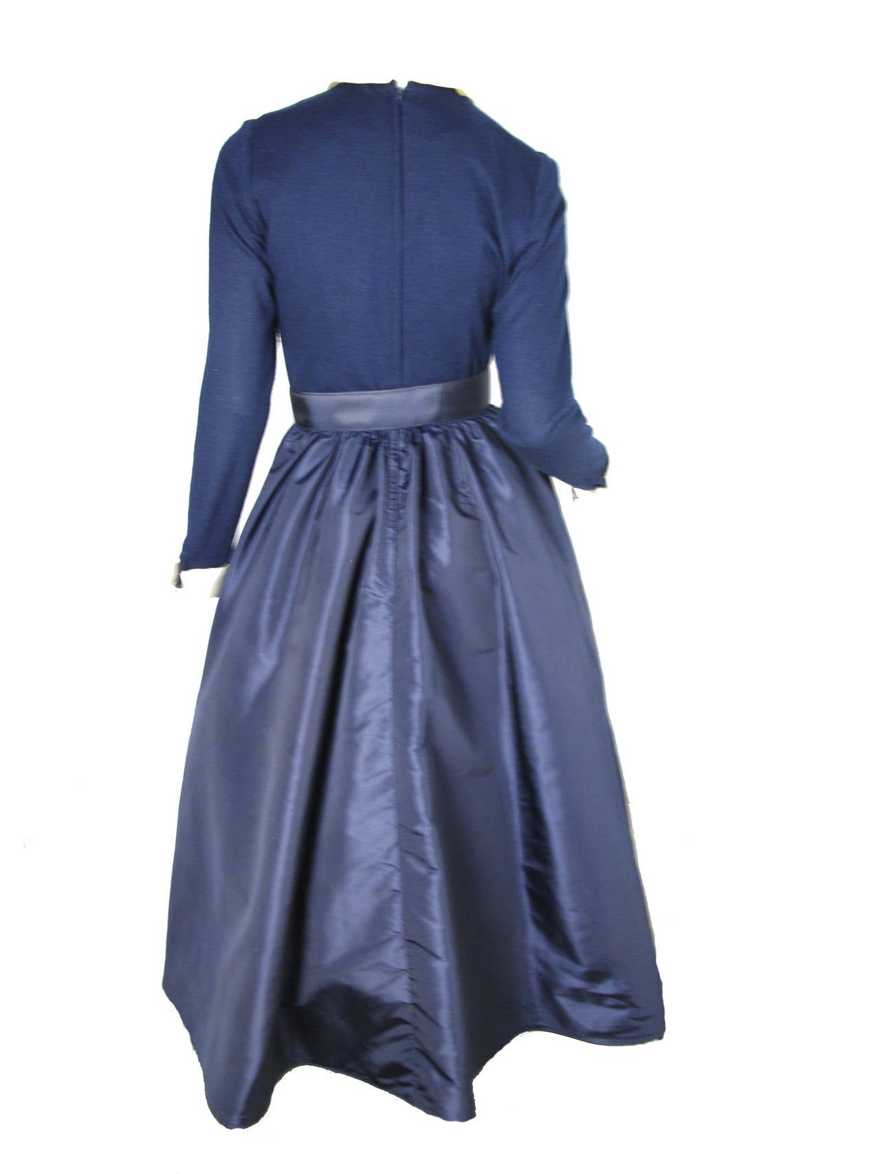 Victor Costa navy wool and taffeta cocktail dress In Excellent Condition In Austin, TX