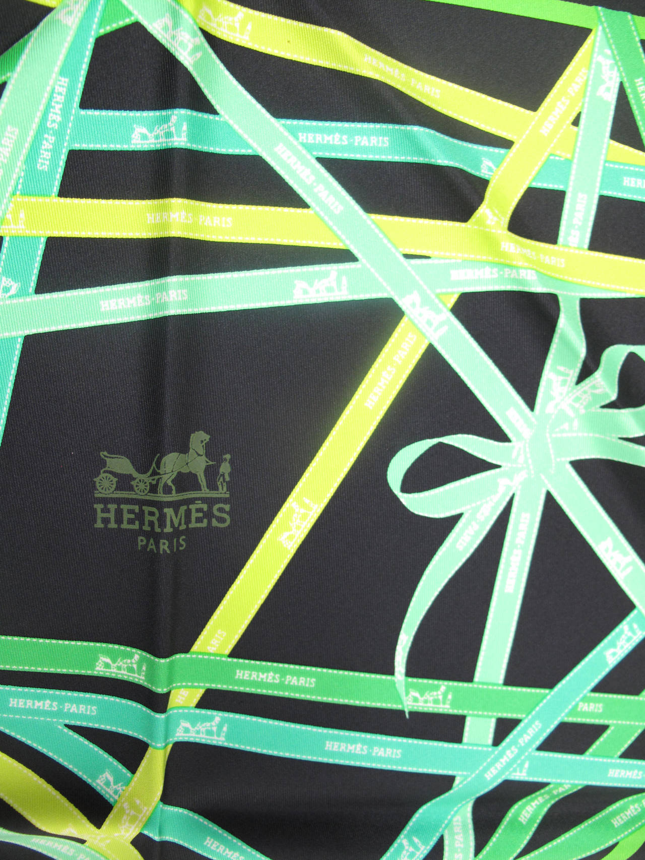 Hermes Bolduc Print Silk Triangle Scarf with Box In Excellent Condition In Austin, TX