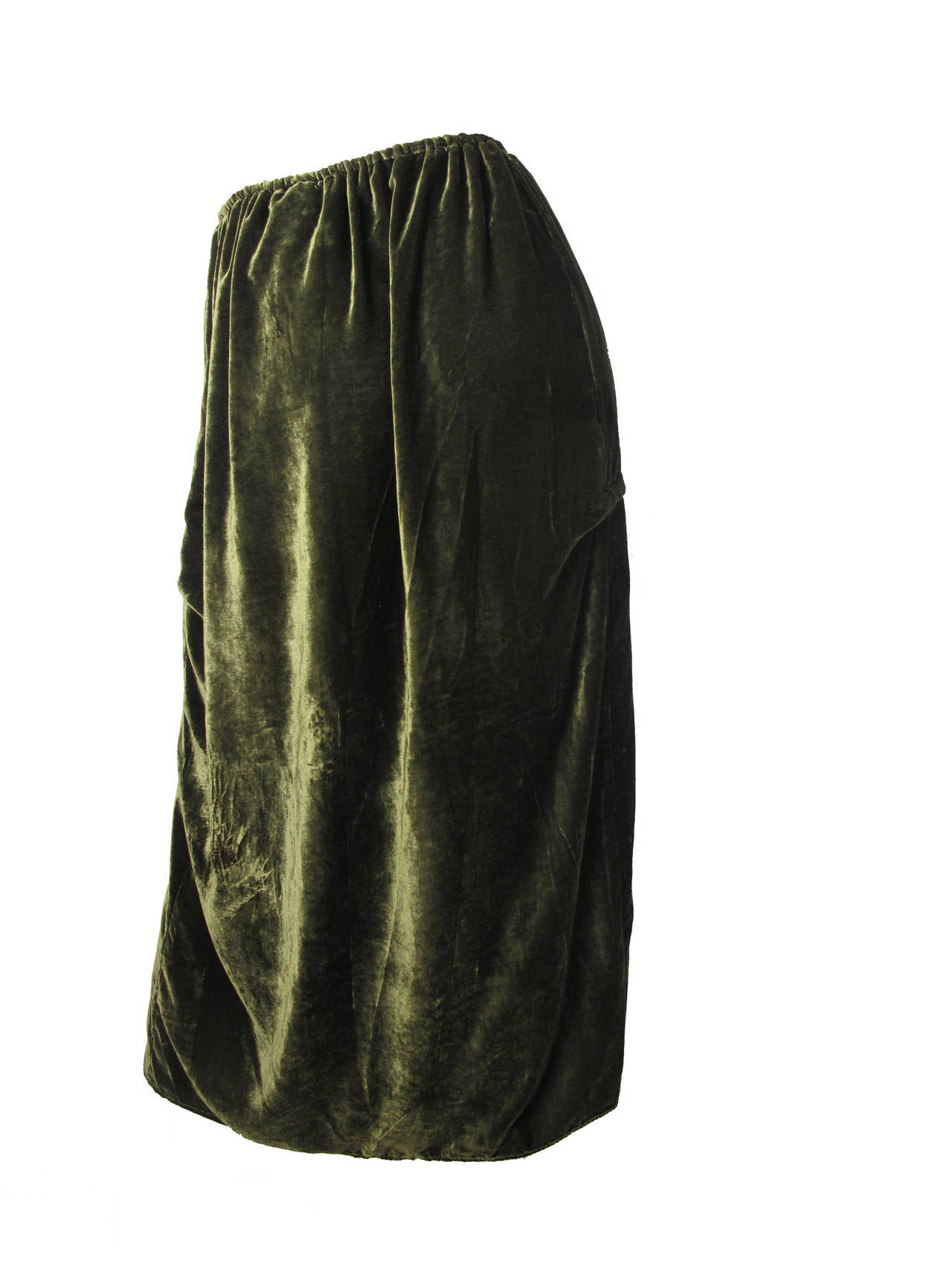 Yohji Yamamoto green light weight velvet with drawstring waist and one side pocket.  Polyester rayon fabric. Condition: Excellent Size 1

Measurements taken not tied

40