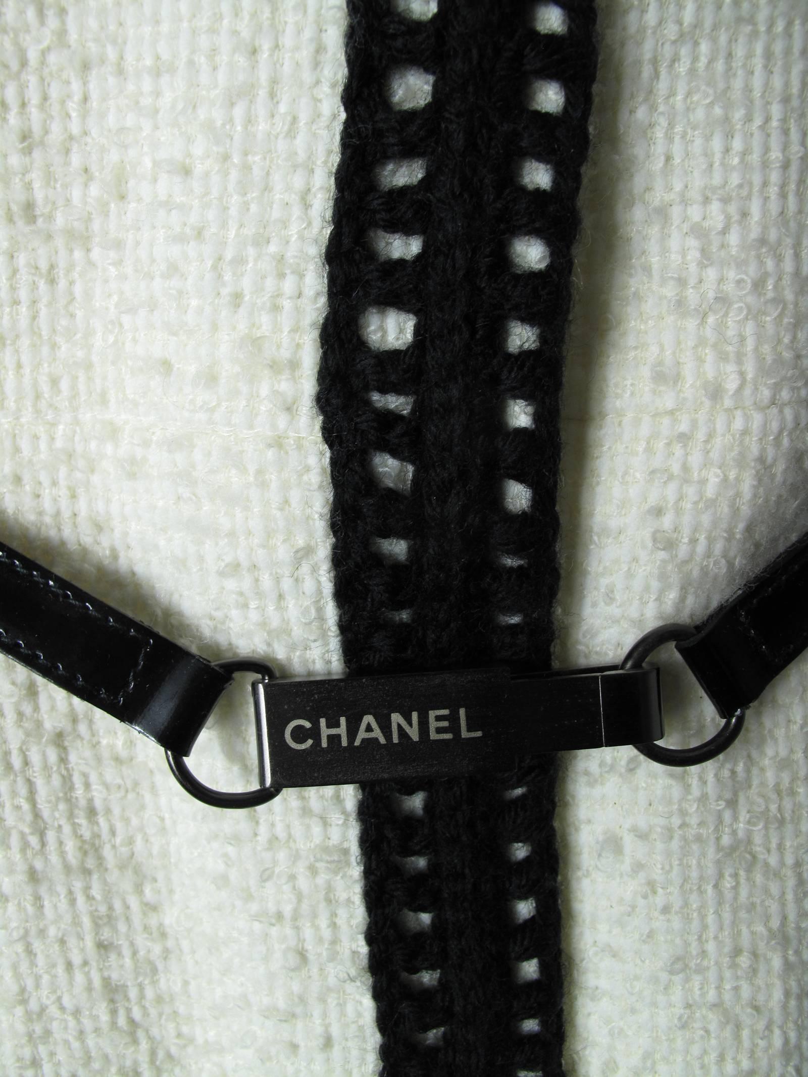Chanel Boucle Dress with Crochet Trim and Patent Belt  In Good Condition In Austin, TX