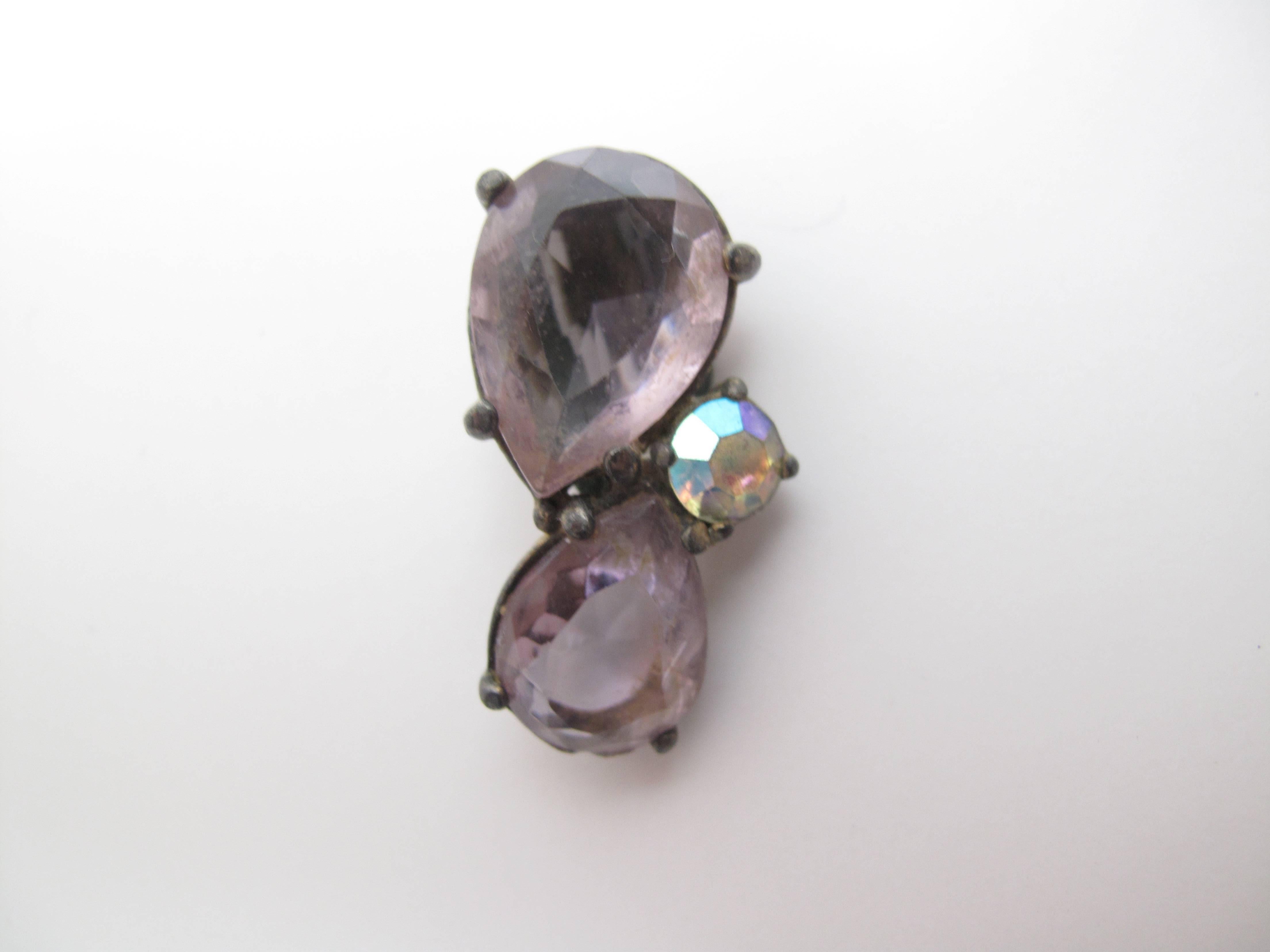Schiaparelli Earrings clip on.  
Condition: as is 
1 1/4