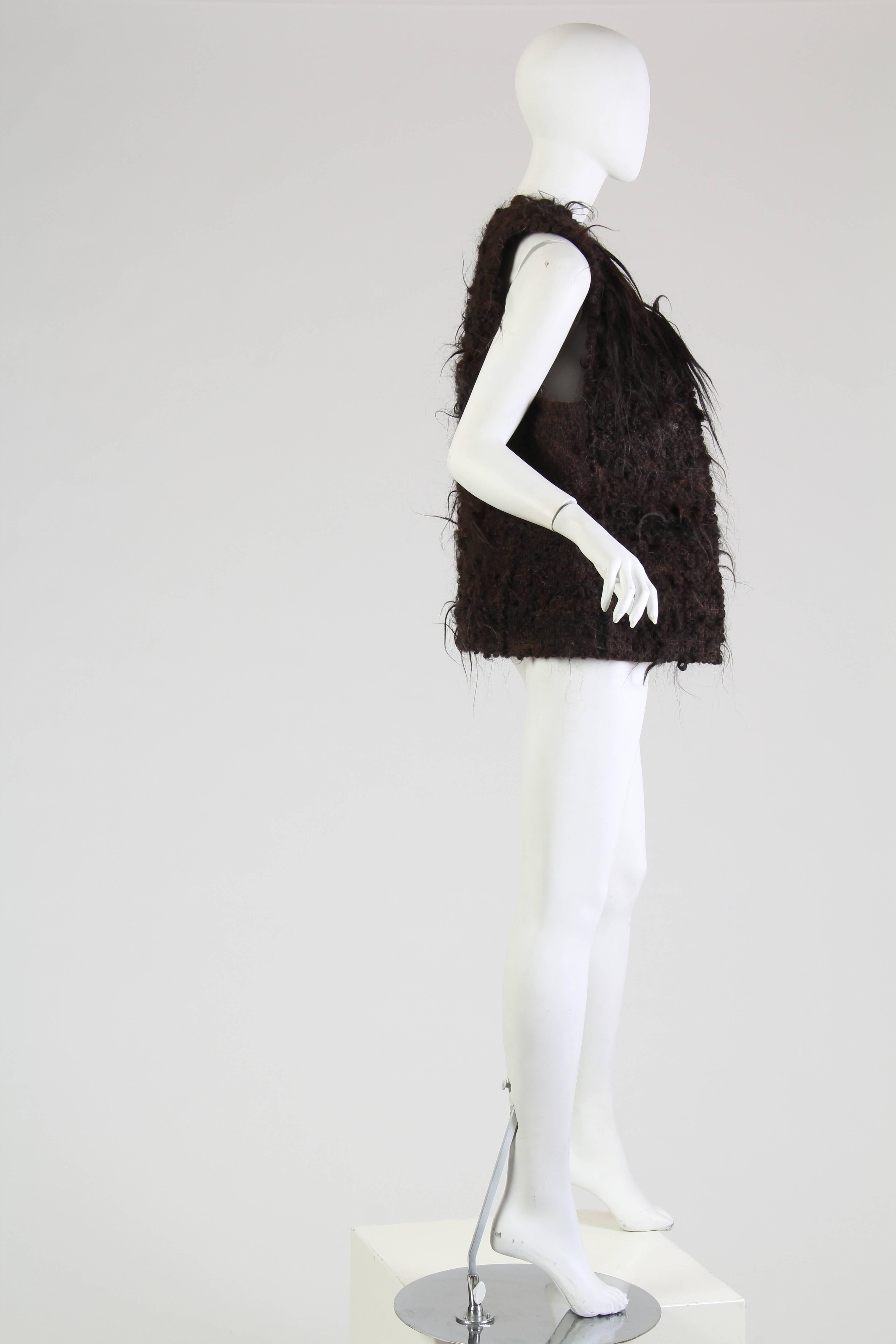 1970S GILBERT ETIEMBLE Chocolate Brown Wool & Fur Hand Knit Artesian Vest In Excellent Condition In New York, NY