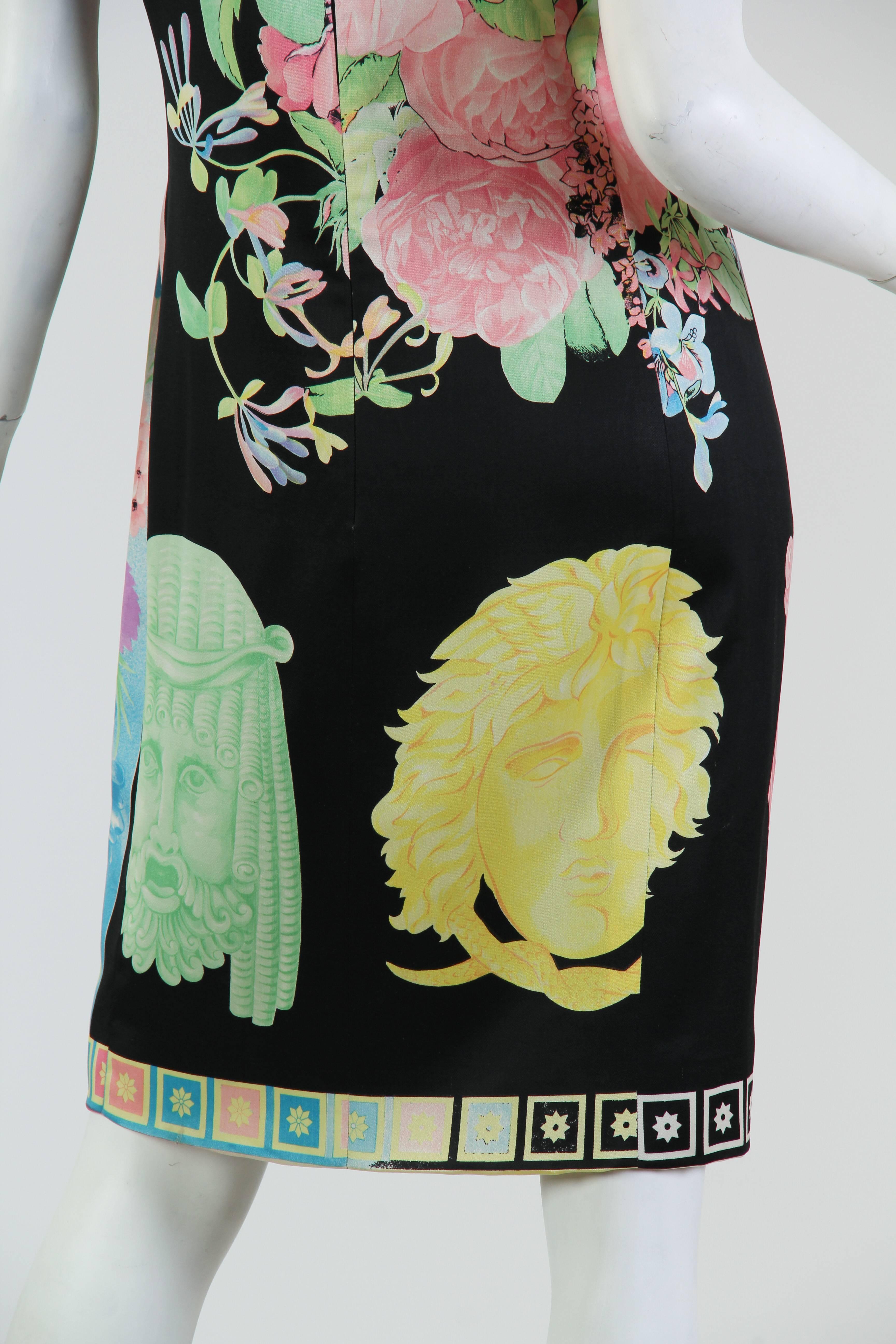 1990S GIANNI VERSACE Pastel & Black Wool Blend Sateen Tropical Floral Dress Wit In Excellent Condition For Sale In New York, NY