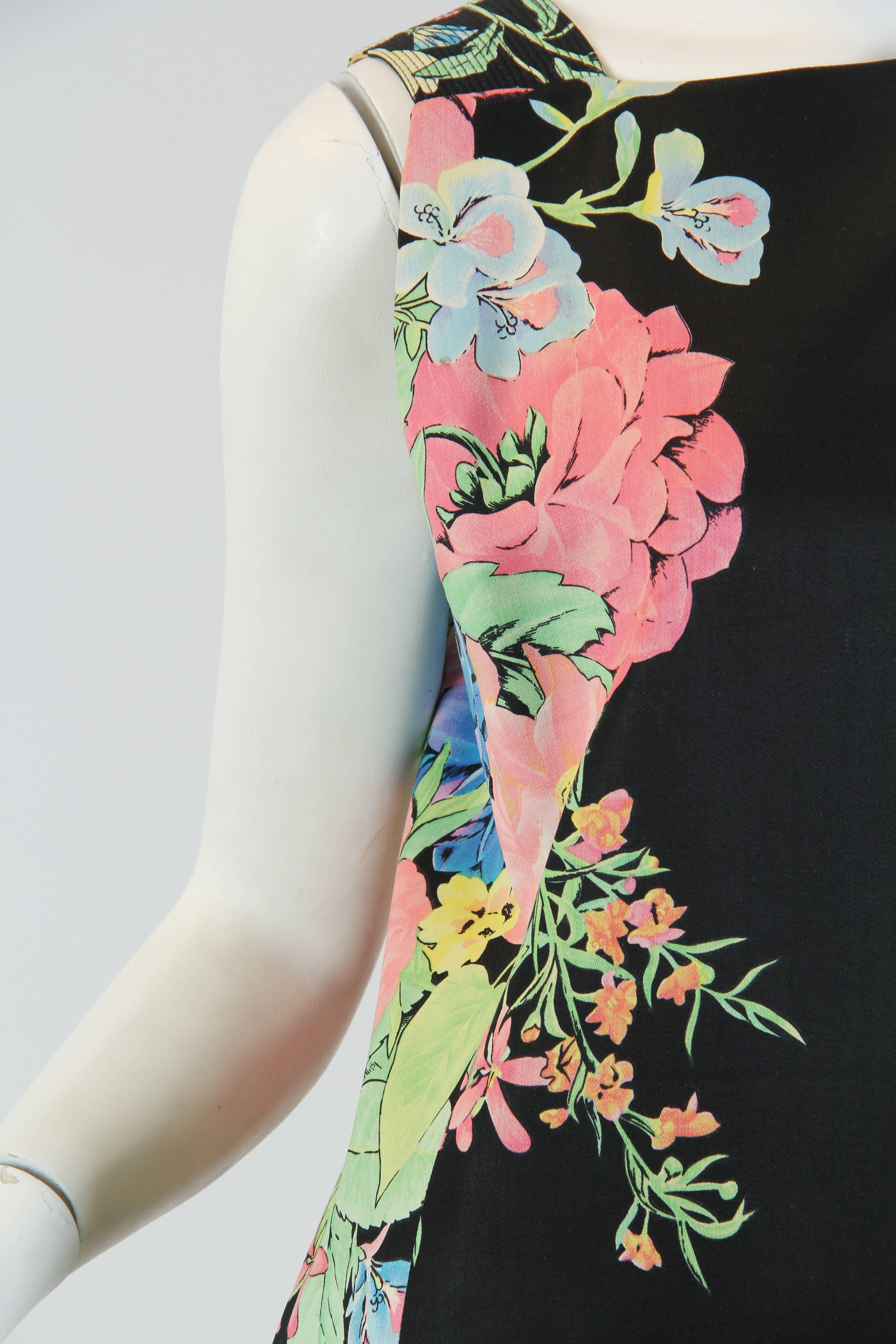 1990S GIANNI VERSACE Pastel & Black Wool Blend Sateen Tropical Floral Dress Wit For Sale 1