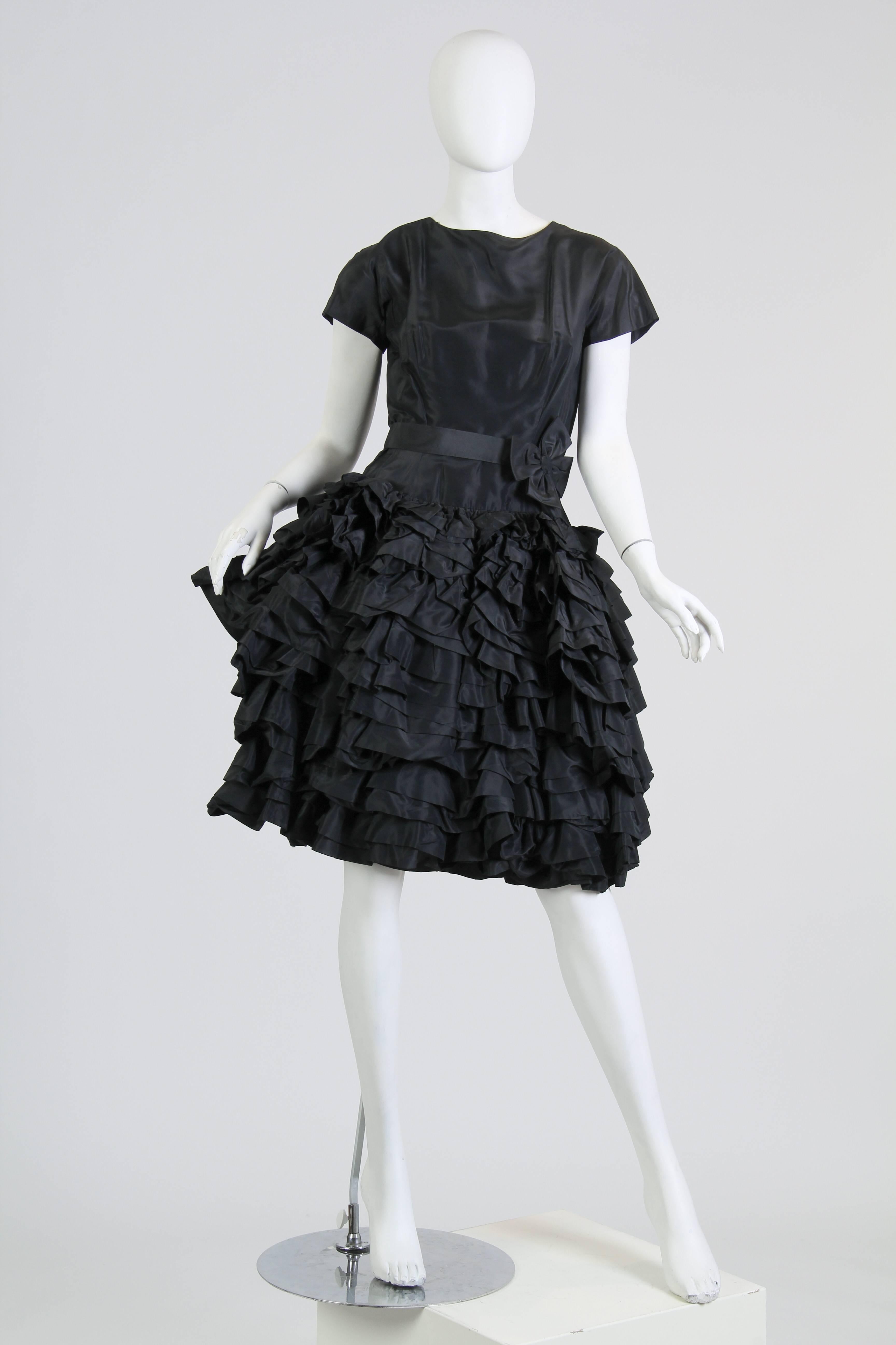 1950S PAULA WHITNEY Black Haute Couture Silk Taffeta Amazing Ruffled Poof Ball  In Excellent Condition For Sale In New York, NY