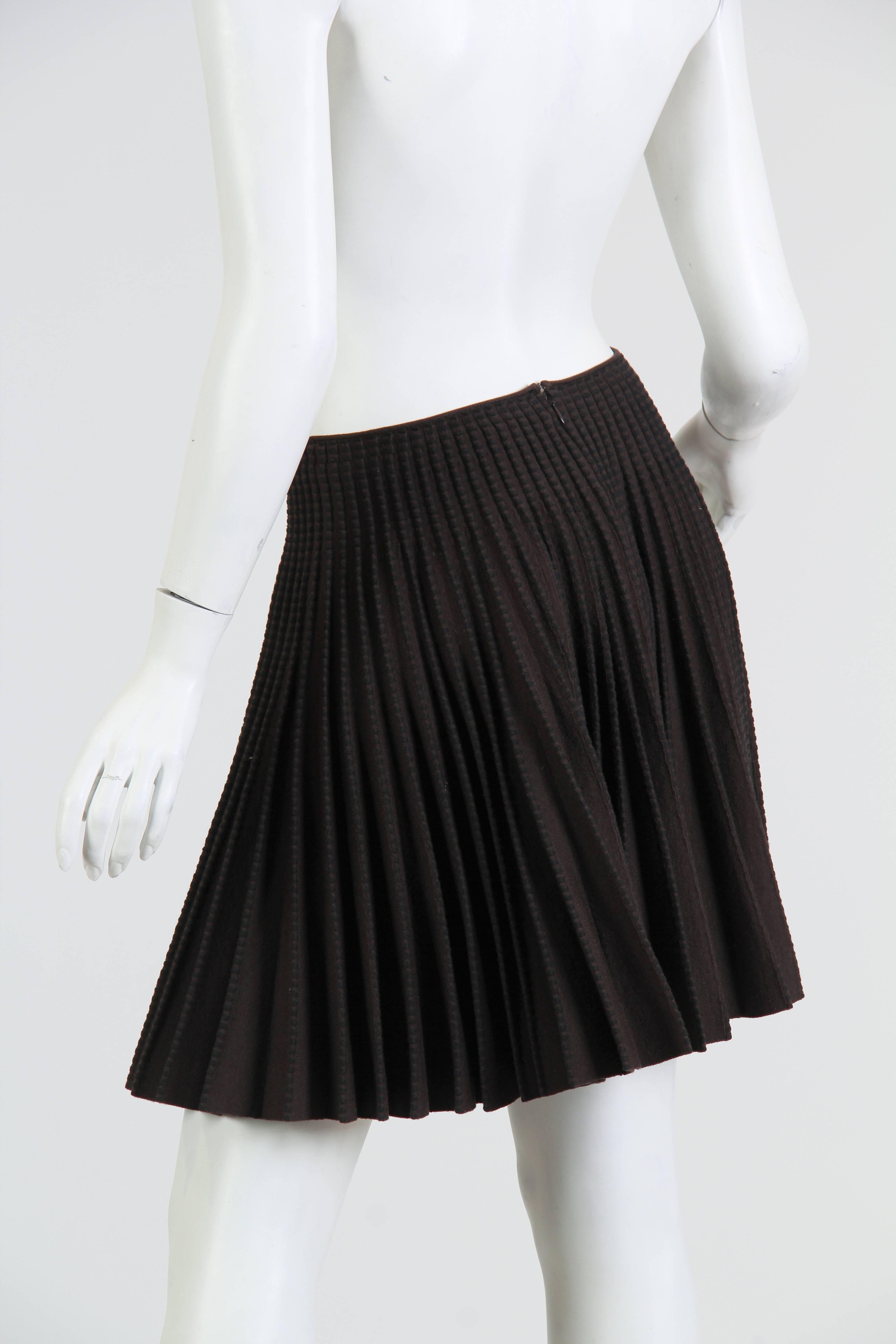 1990S AZZEDINE ALAIA Chocolate Brown & Black Rayon Blend Knit Ra-Ra Skirt In Excellent Condition In New York, NY