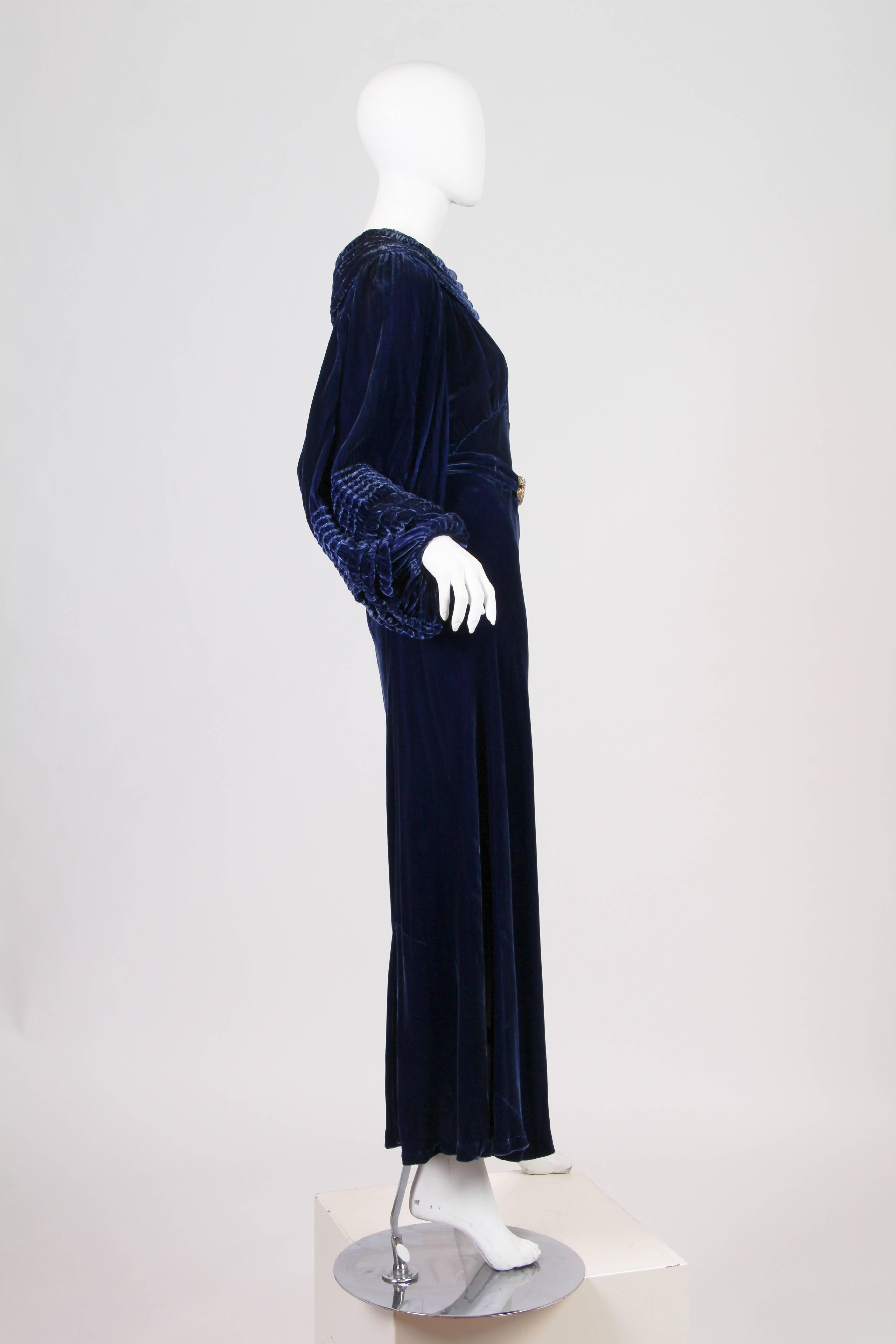 1930s Bias Cut Silk Velvet Gown In Good Condition In New York, NY