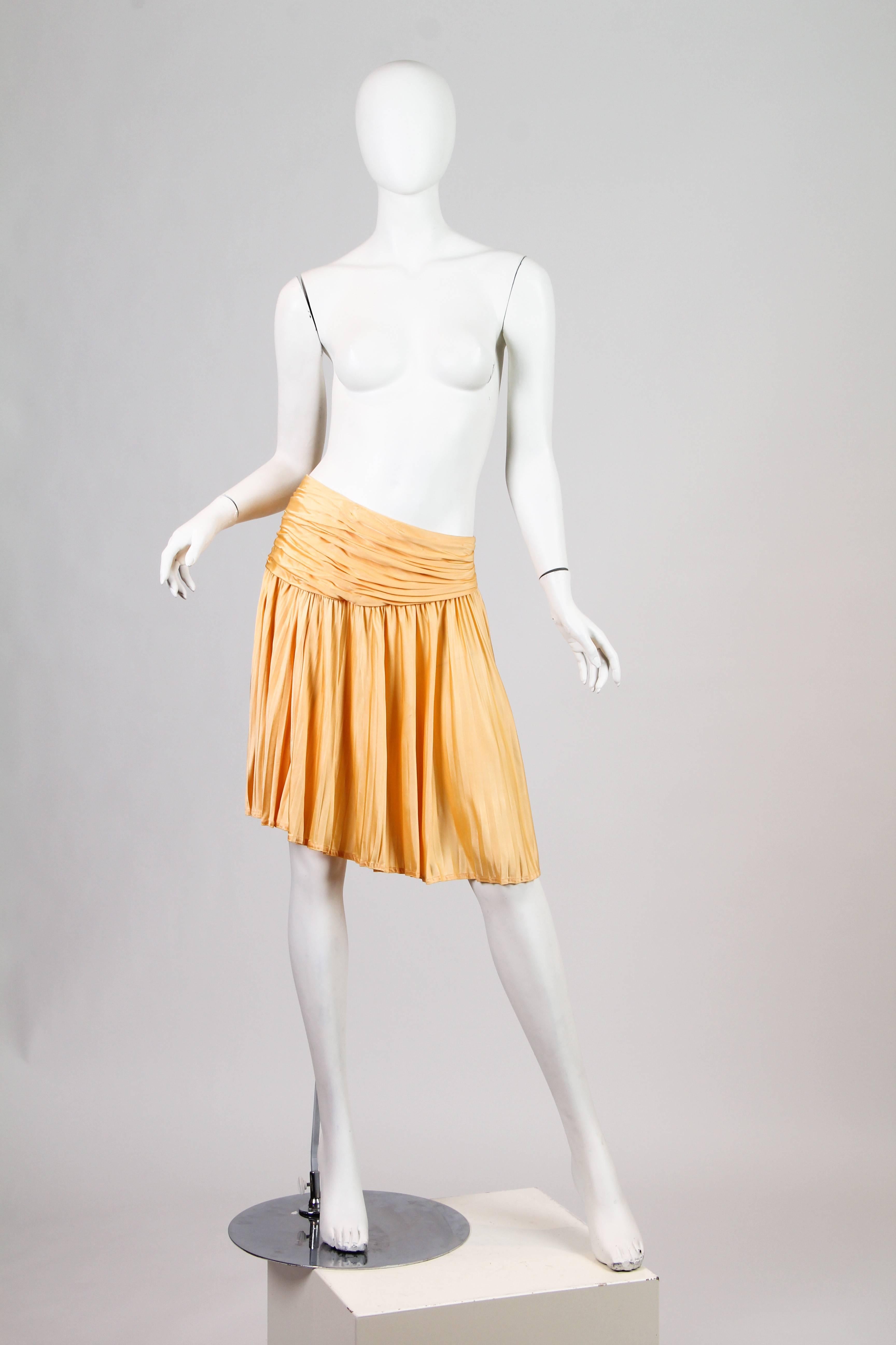 1990S GIANNI VERSACE Buttercream Yellow Rayon Jersey Mini Skirt With Slit For Sale 3